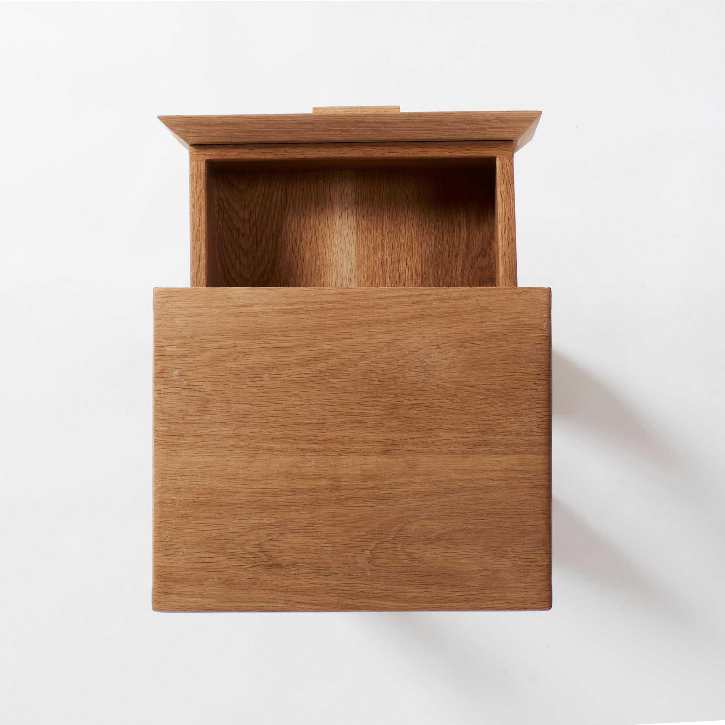 Table d'appoint à pied en vente 4