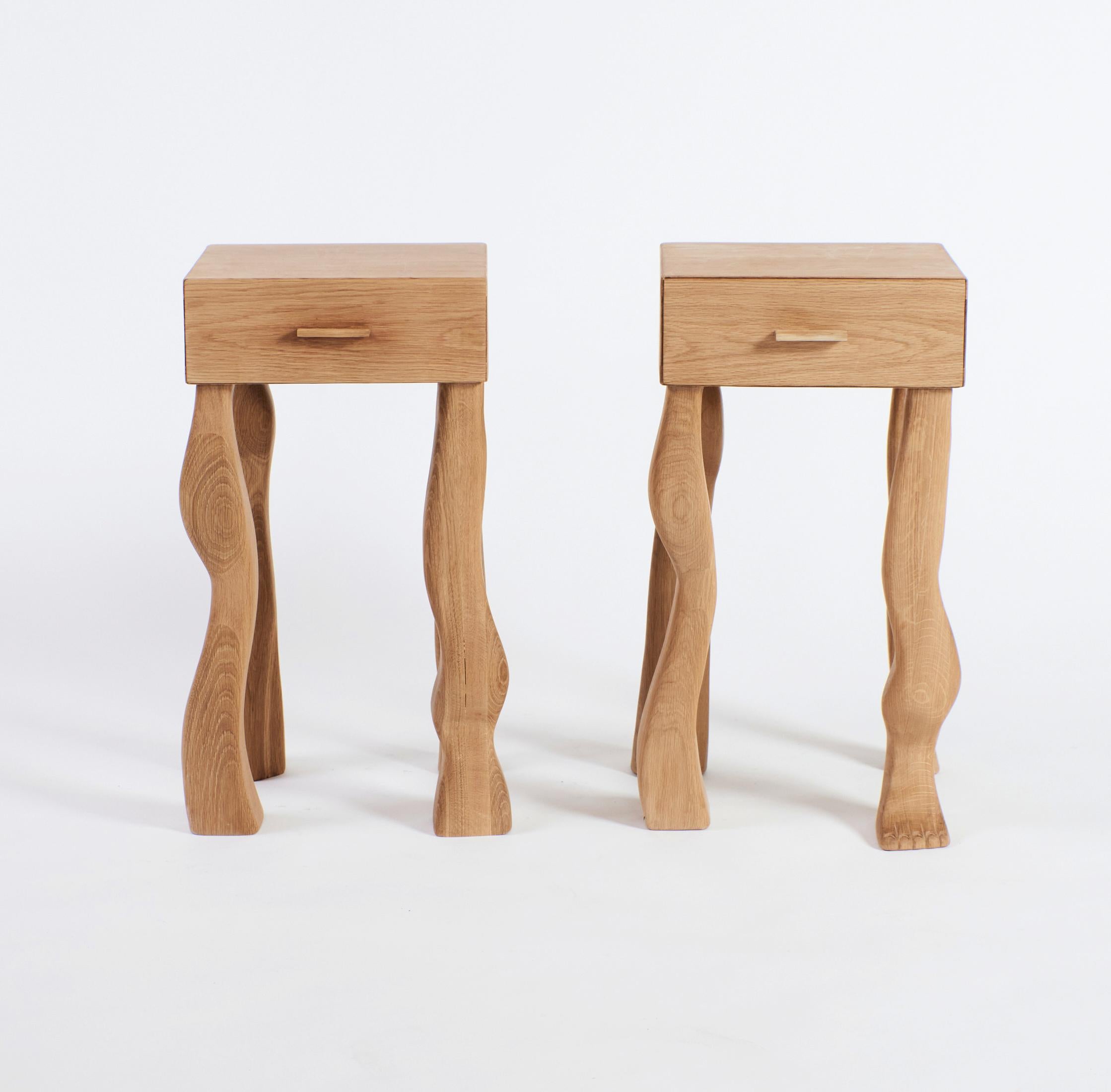 Table d'appoint à pieds avec tiroir par Project 213A en vente 8
