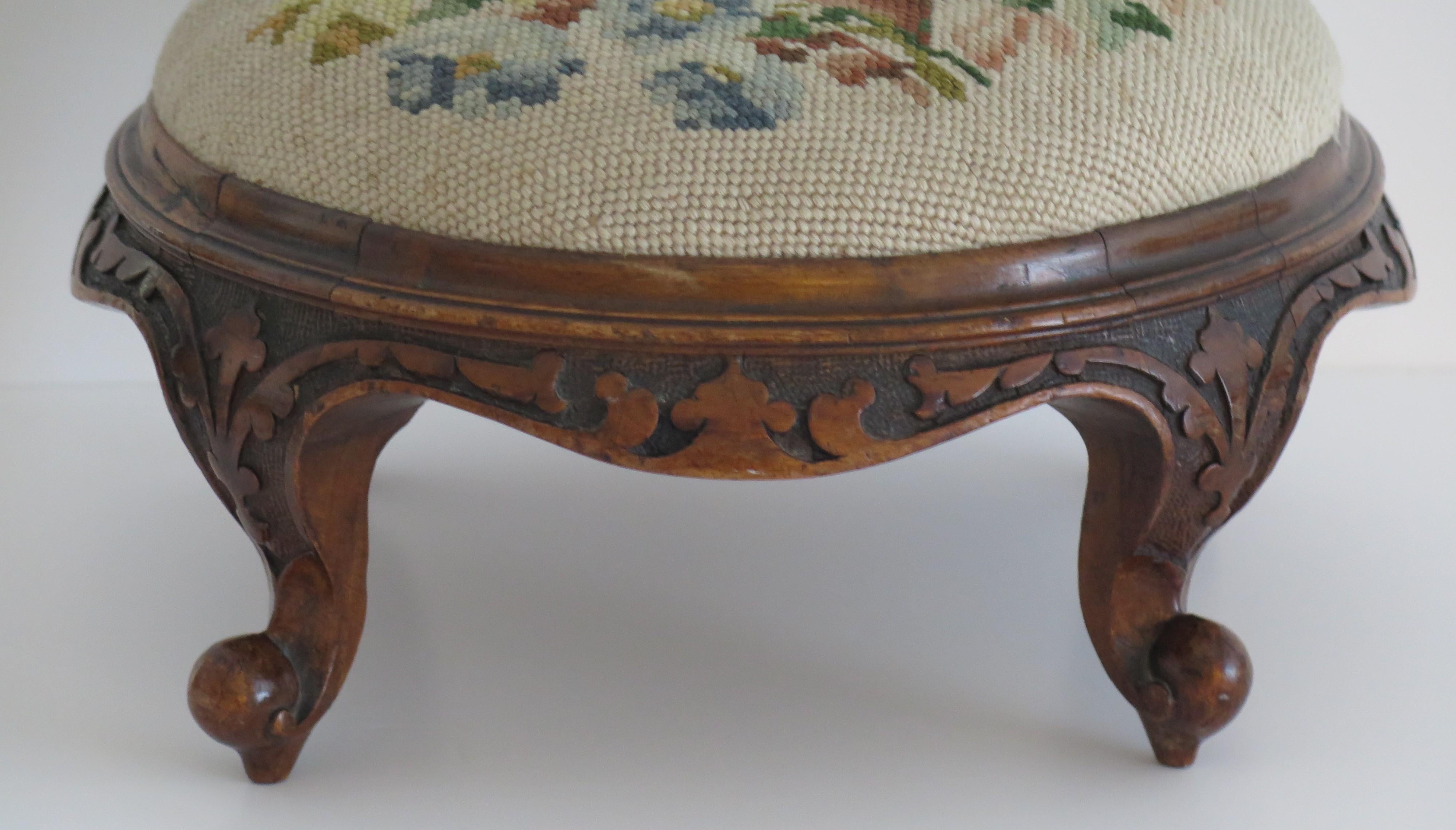 Foot Stool Early Victorian Carved Walnut with Wool-Work Top, English, Circa 1850 In Good Condition For Sale In Lincoln, Lincolnshire