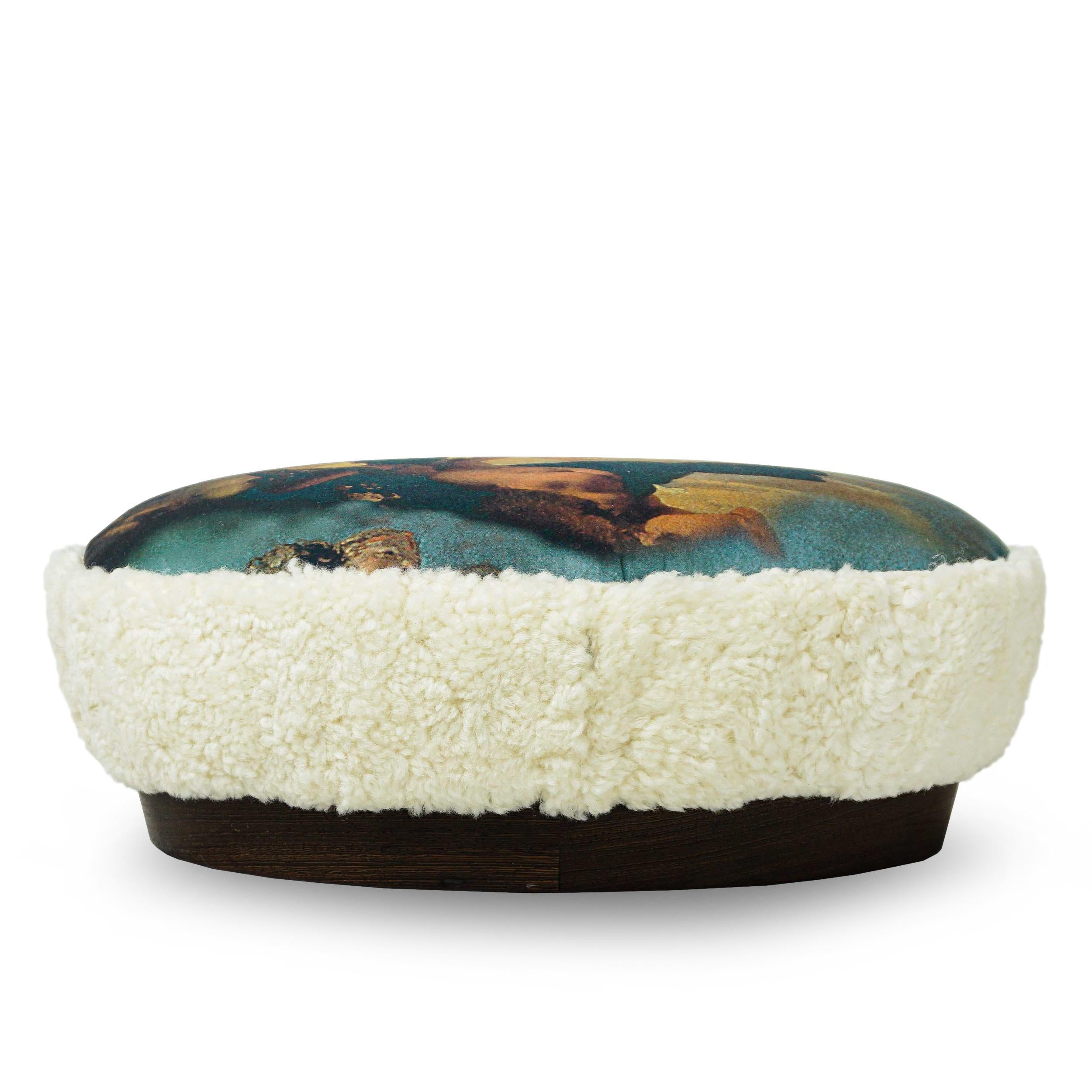 XXIe siècle et contemporain Tabouret pouf en impression peinture Venus & Shearling en vente