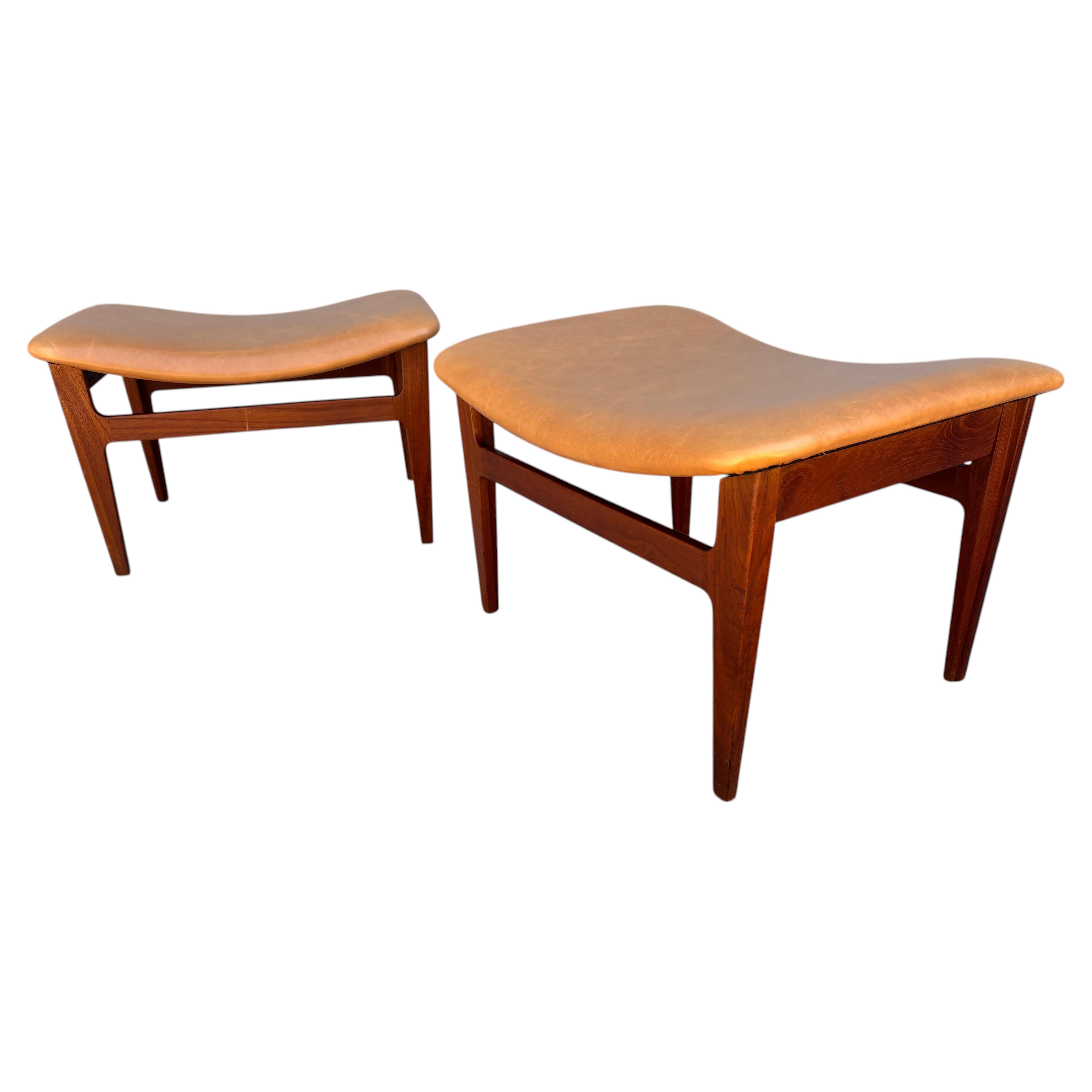 Taburetes de pie de Finn Juhl para France & Son en teca y cuero