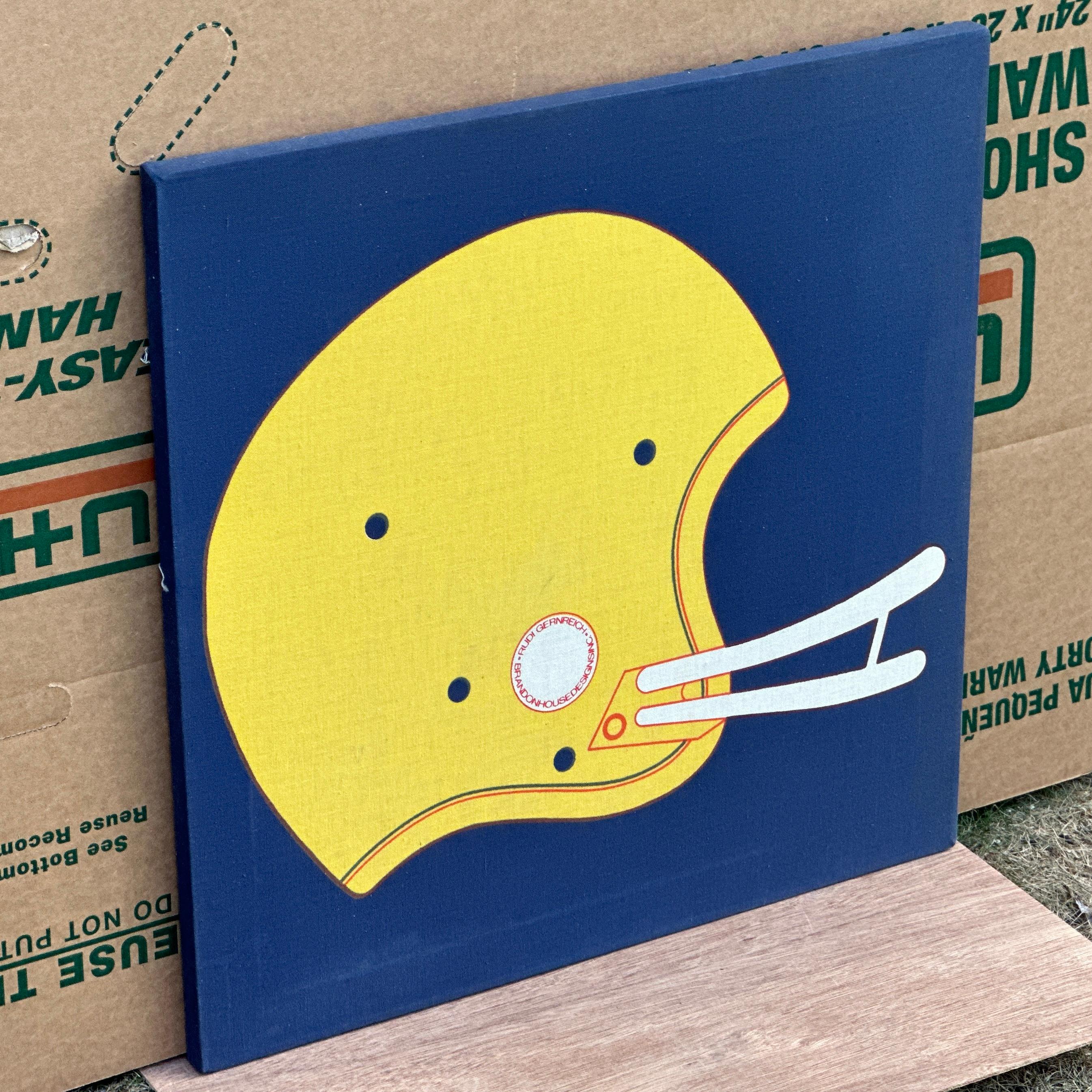 Americano Casco da calcio di Rudi Gernreich per In-House Designs Inc. in vendita
