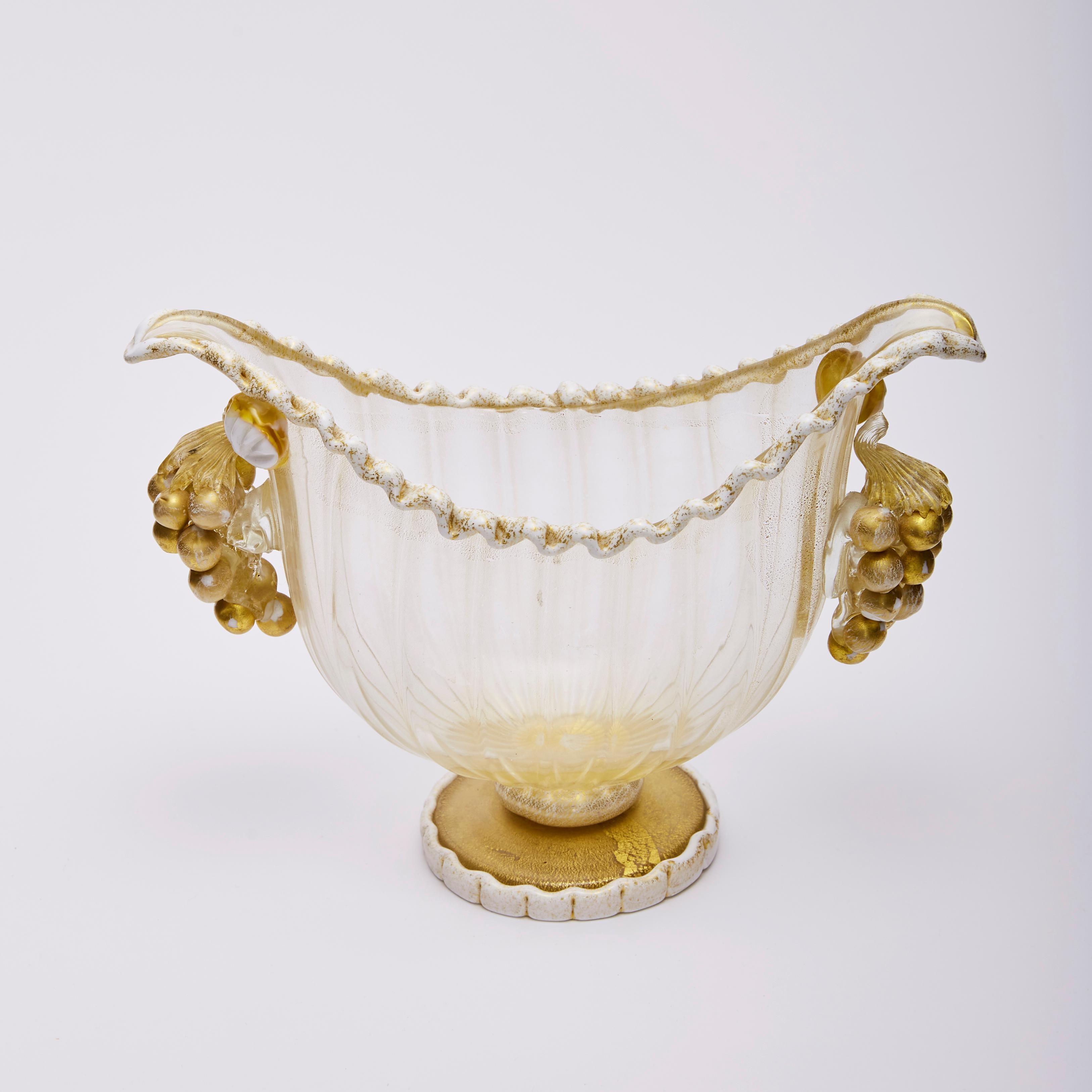Footed Bowl Gold Leaf and Grapes, Ercole Barovier for Barovier Toso & Co 1949 In Excellent Condition For Sale In London, GB