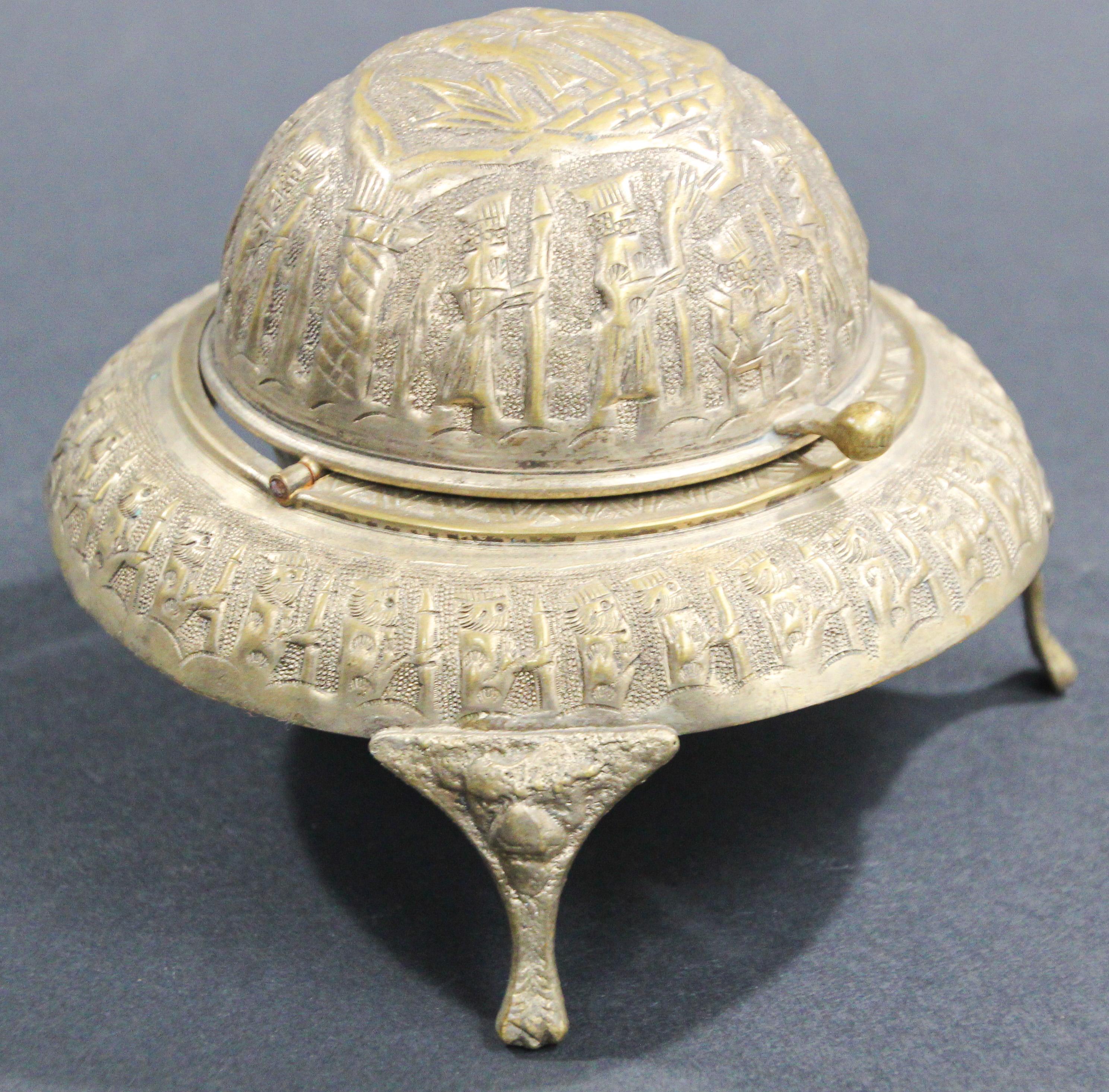 Serve caviar in the most appropriate manner with this handcrafted Middle Eastern Moorish caviar bowl.
Handcrafted brass bowl, roll top round dome with very ornate Persian style design.
This footed presentation brass dish is the perfect server to