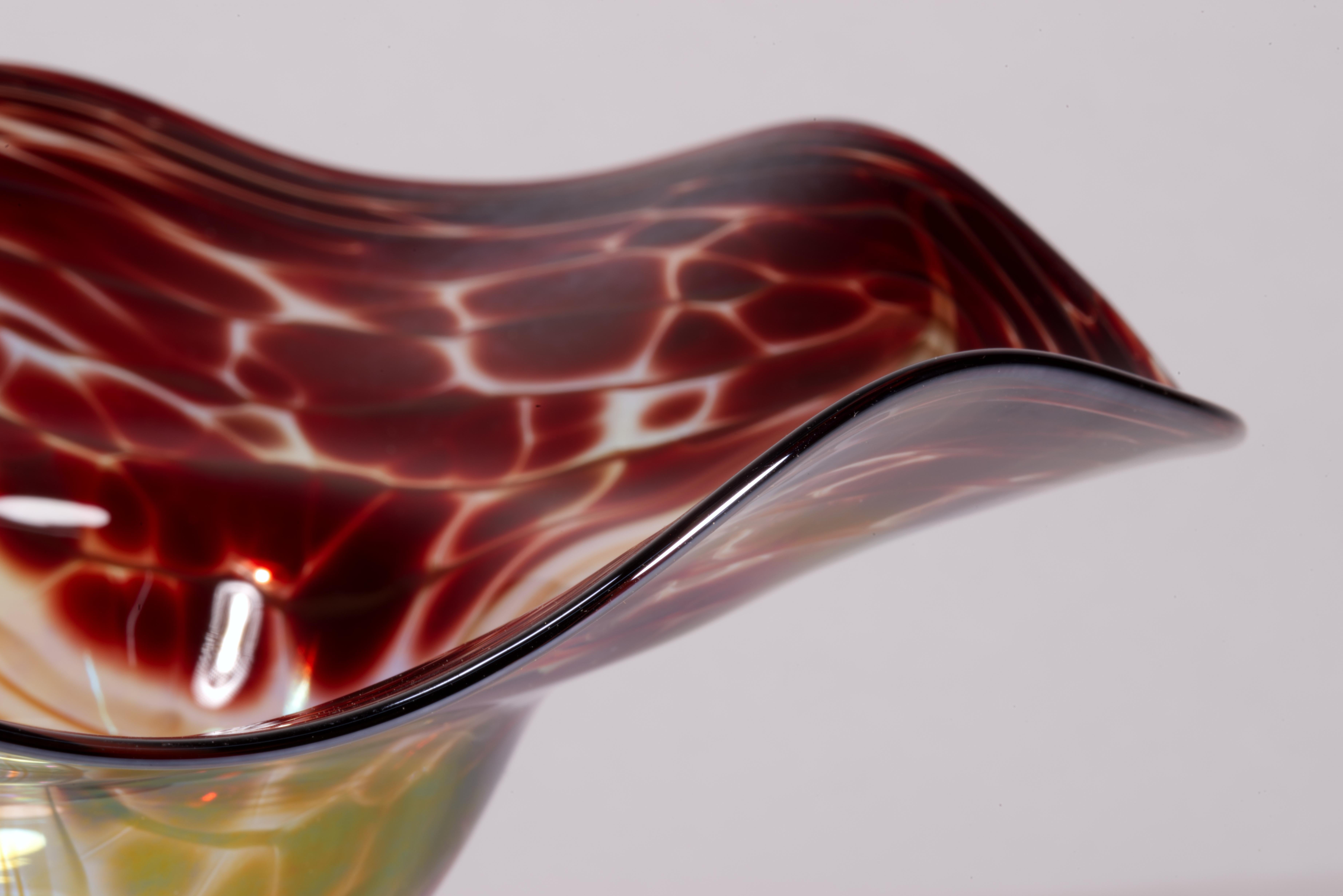 Vetro artistico Ciotola da centrotavola con piede, Studio Art Glass, 1986 in vendita