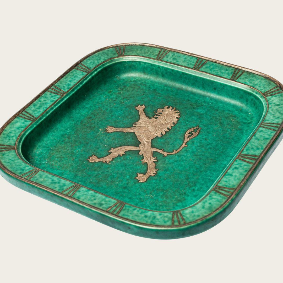 Footed Dish by Wilhelm Kage with Silver Leaf Lion in Center (Schwedisch) im Angebot