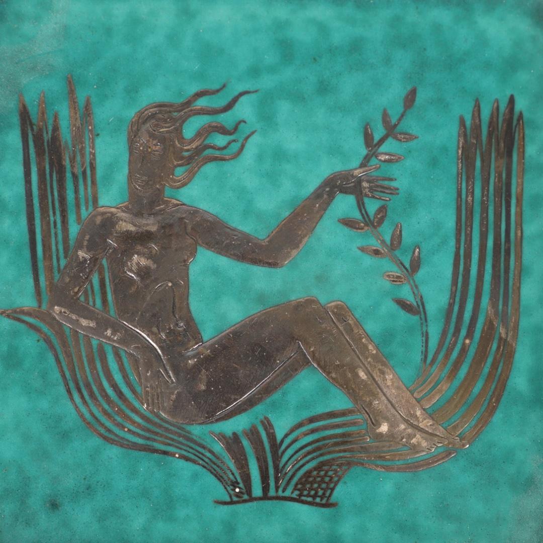 Footed Dish by Wilhelm Kage with Silver Leaf Mermaid in Center, Model 1196 im Zustand „Gut“ im Angebot in Brooklyn, NY