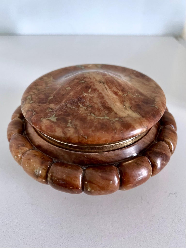 Footed Italian Brown Alabaster Lidded Box with Brass Closure In Good Condition For Sale In Los Angeles, CA