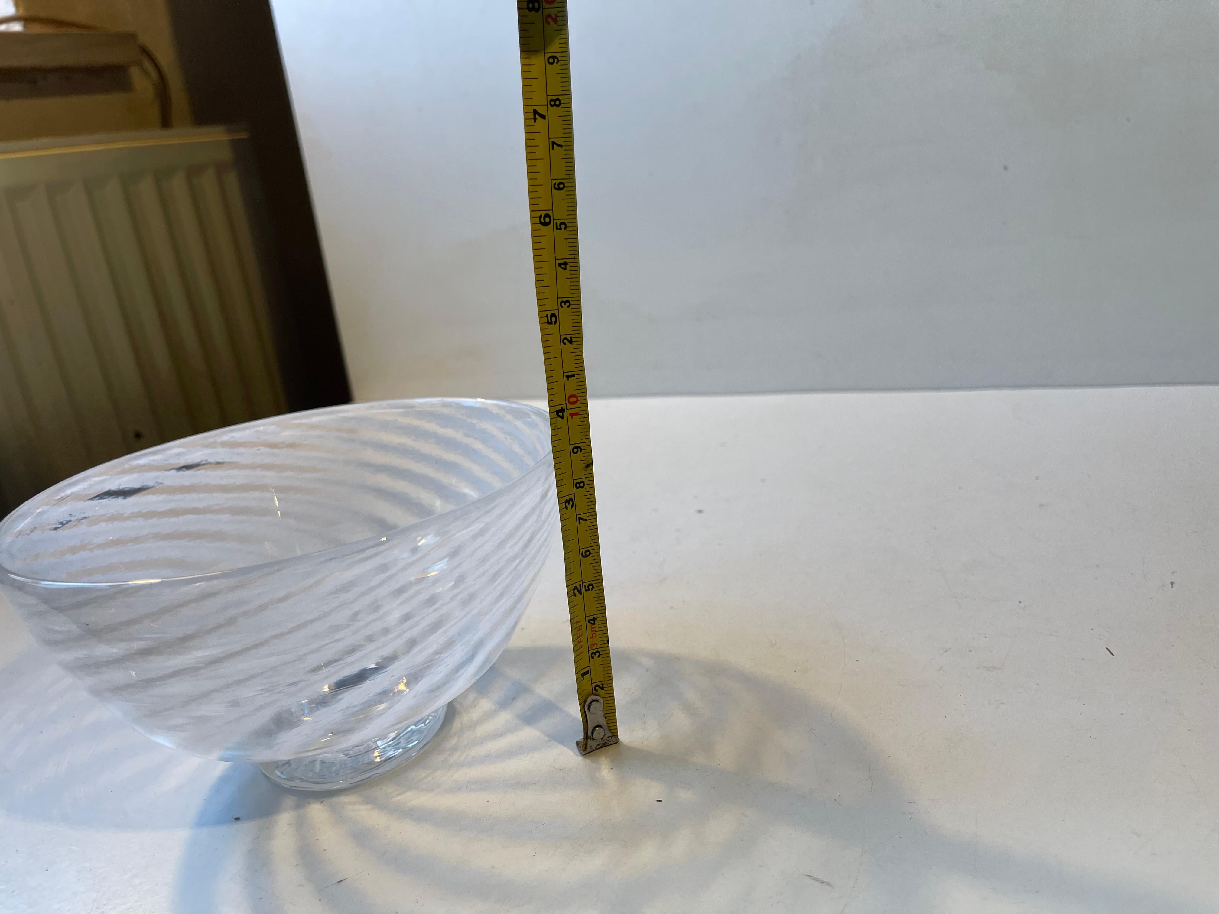 Footed Murano Art Glass Bowl with White Swirls, 1970s In Good Condition For Sale In Esbjerg, DK