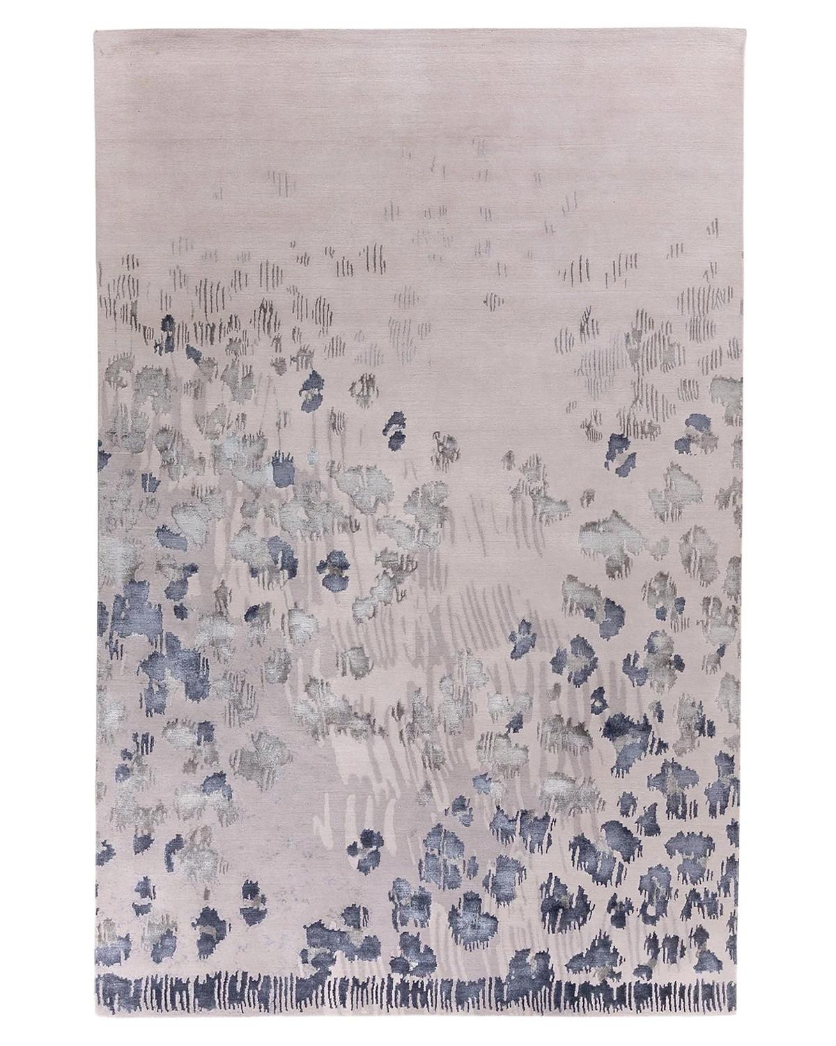Tapis Mimesis 360 de Mohebban
Dimensions : L 360 x L 270 cm
MATERIAL : Laine.

Également disponible en différentes dimensions. Veuillez nous contacter. 

Le tapis n'est pas un simple accessoire d'ameublement : c'est une culture qui se transmet