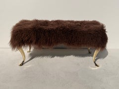 Reposapiés / Banqueta con patas tipo «cabriolet» de latón y piel de Mongolia marrón
