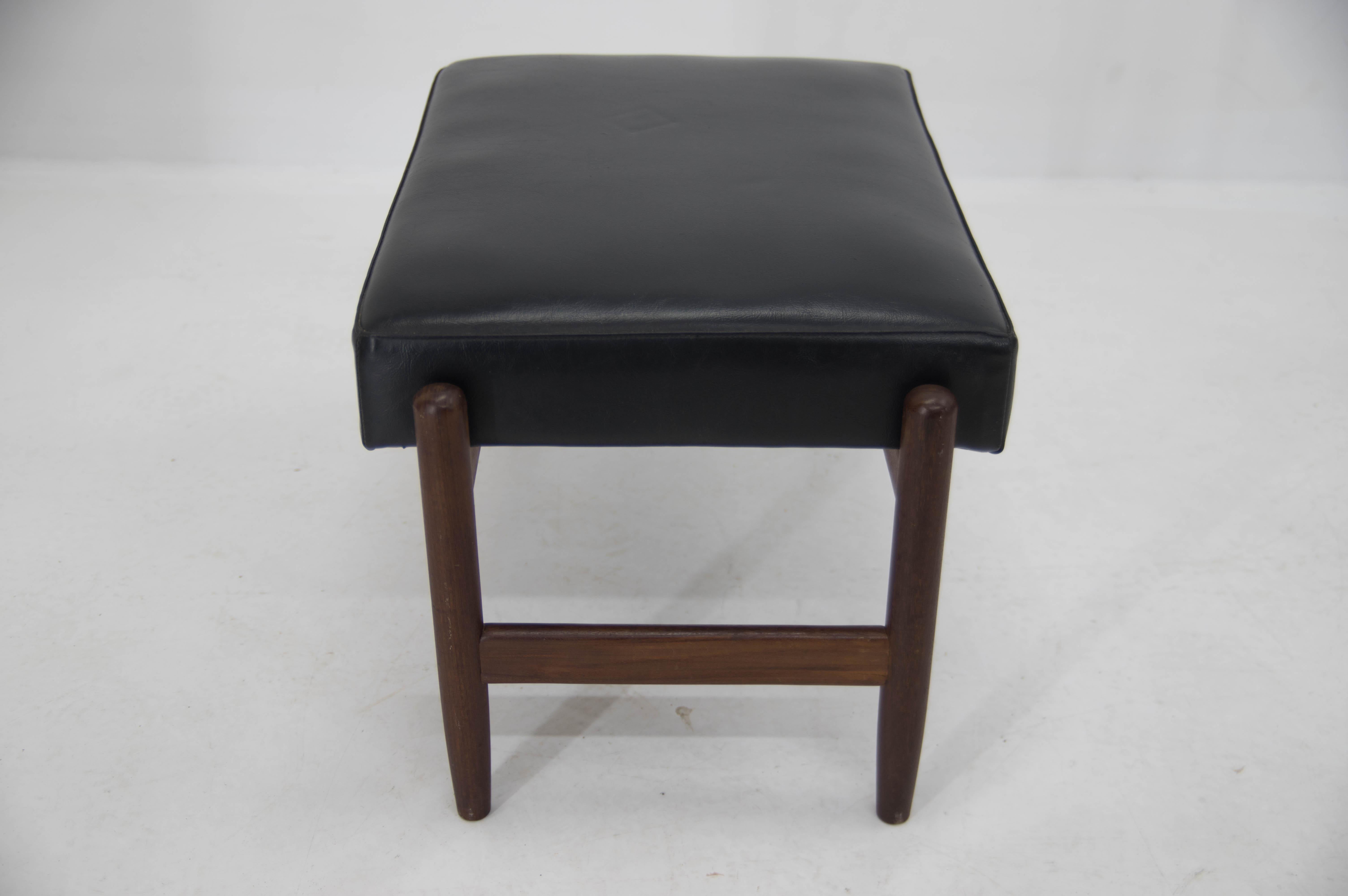 Footrest or Stool in Teak and Black Leather, Denmark, 1960s In Good Condition In Praha, CZ