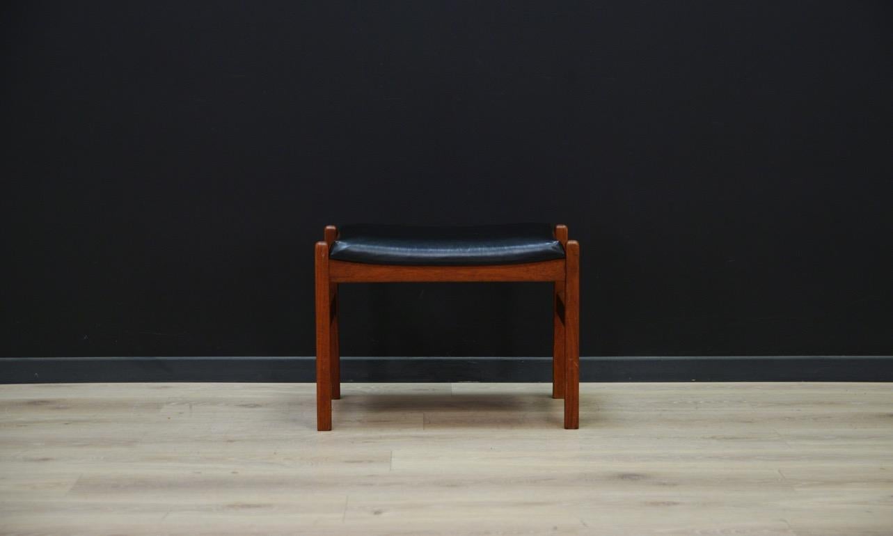 Footrest from the 1960s-1970s, Danish design, original upholstery made of leather (black color). Preserved in good condition, directly for use.

Dimensions: Height 39 cm, width 54 cm, depth 38 cm.
