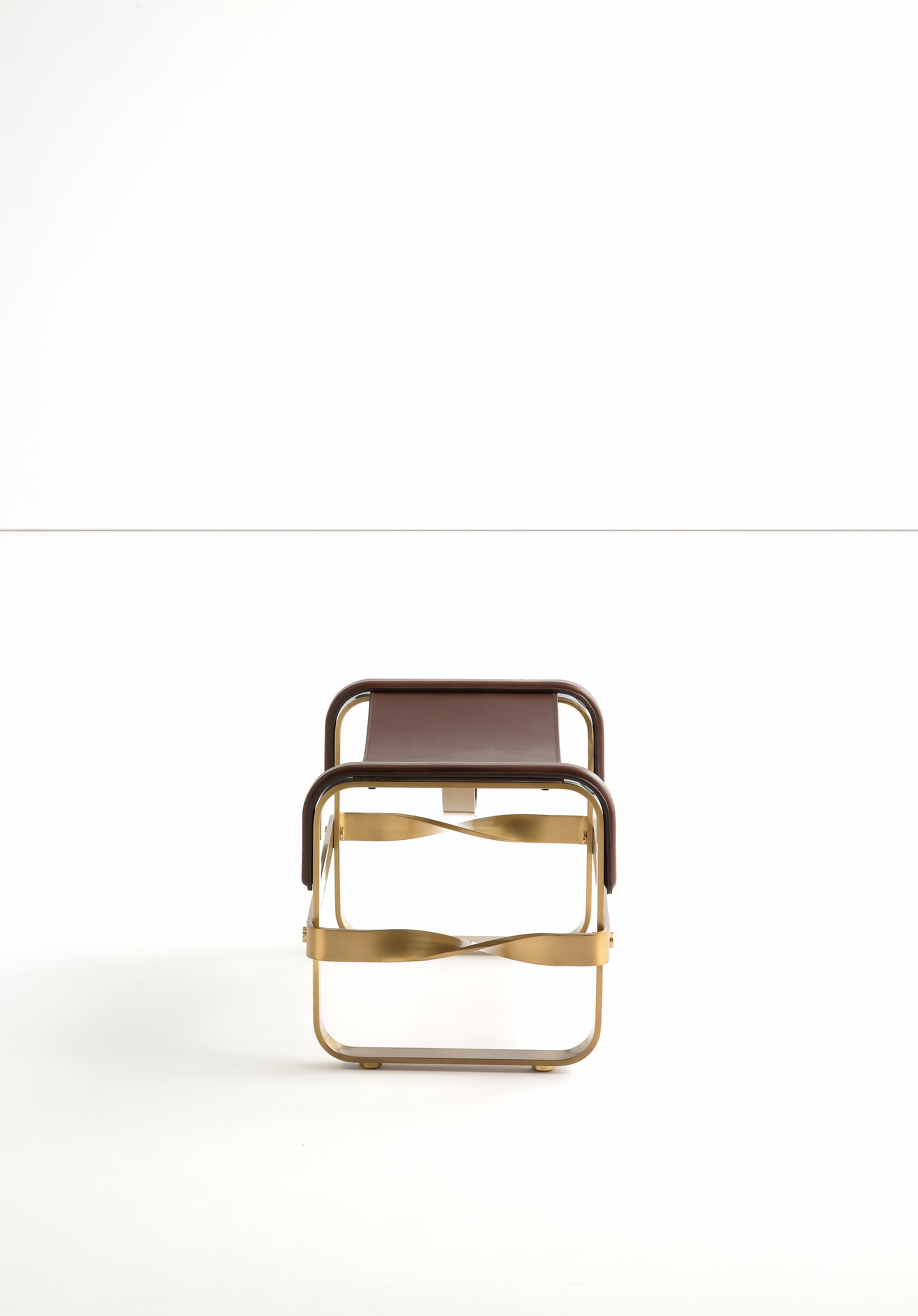 2er Set Fußhocker Alter Messing-Stahl und braunes Leder, Contemporary Style  (Moderne) im Angebot
