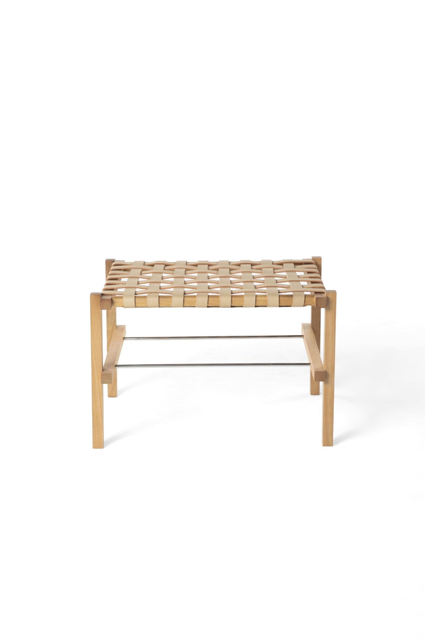 Sgabello di Bruno de Carvalho - Cinghie di cuoio, Wood FSC, Tributo rurale In condizioni Nuovo in vendita a Jardim America, SP