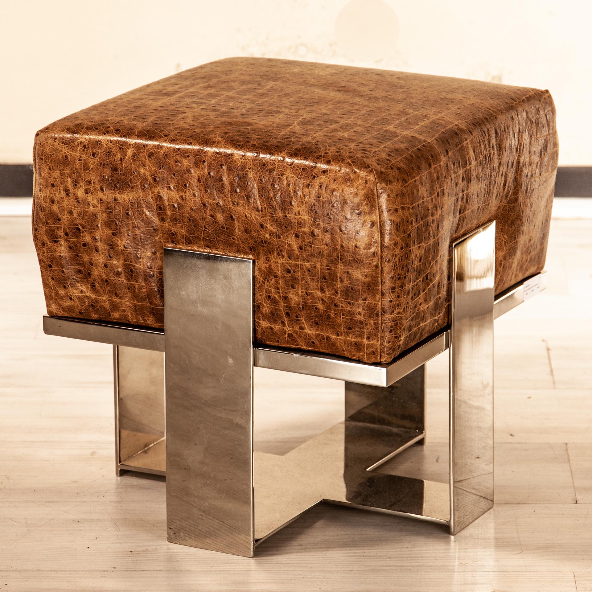 Footstool or Stool Everest Faux Crocodile Leather and Nickel-Plated Solid Brass im Zustand „Neu“ im Angebot in Scandicci, Florence