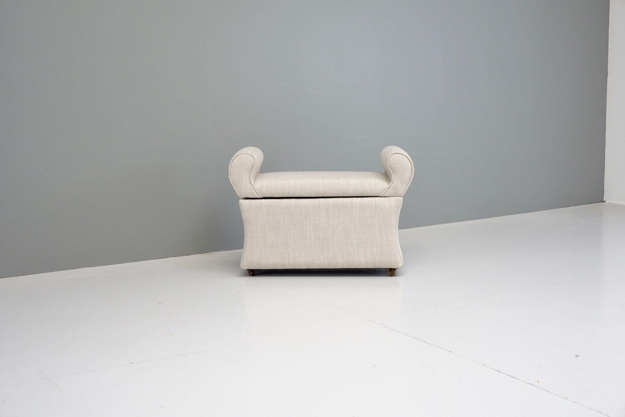 Footstool / ottoman Excellent état - En vente à London, England
