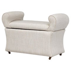 Footstool / ottoman