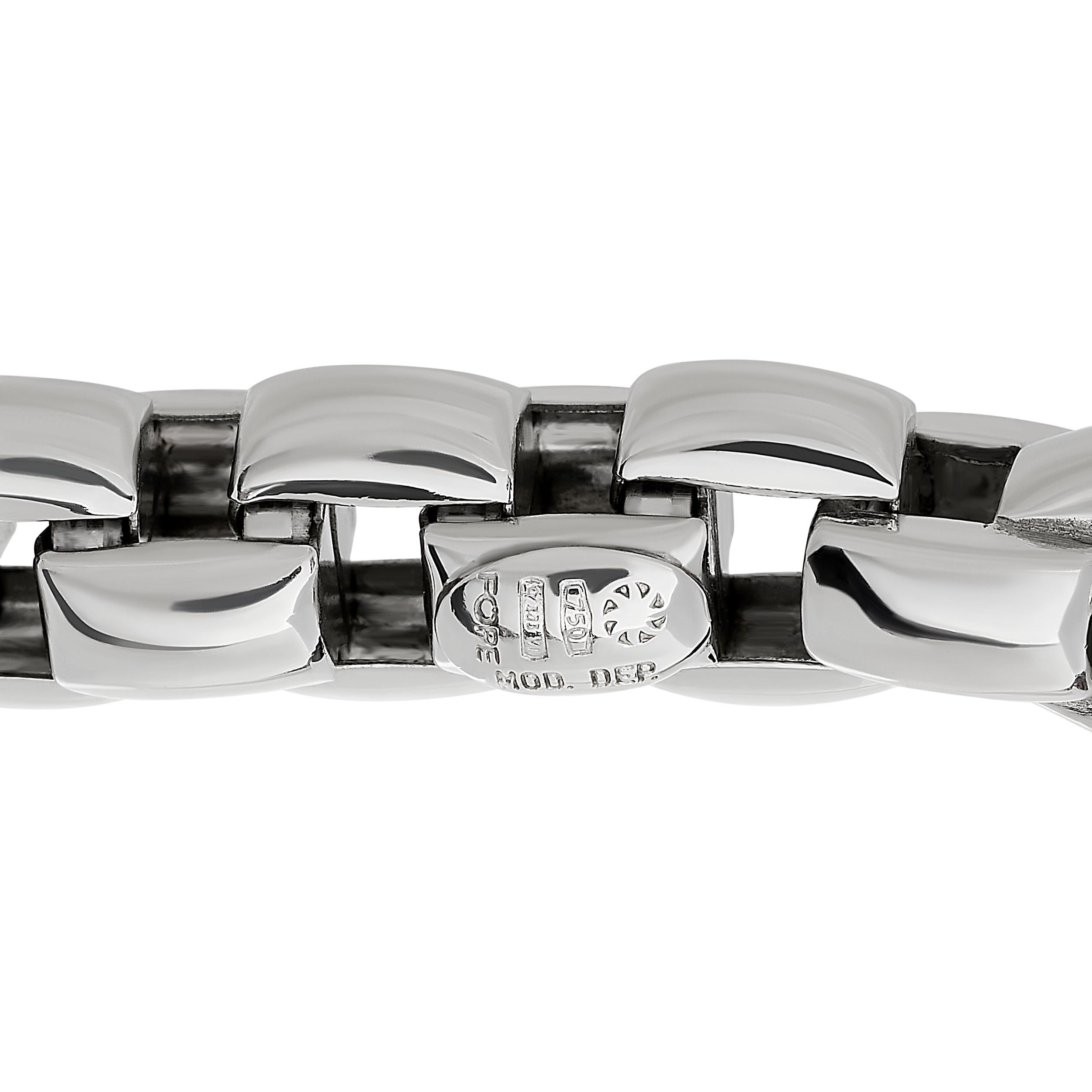 A luxurious and elegant 18K white gold necklace featuring Fope's signature flexible and comfortable interlocking link design. 

Length: 18