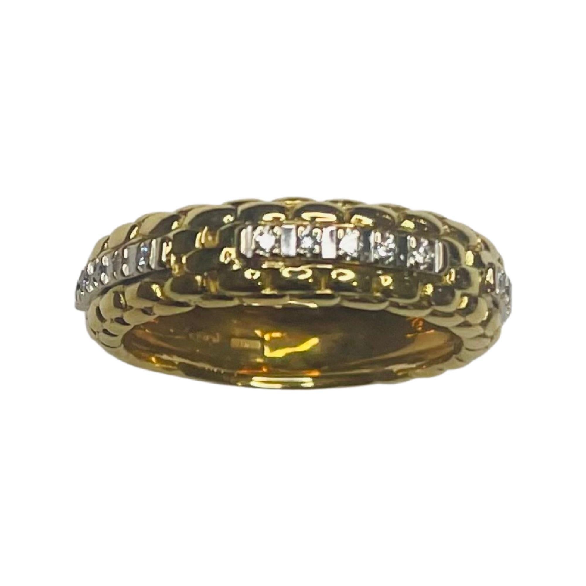 Taille ronde Bague Fope « Lucizia » en or jaune et blanc 18 carats et diamants en vente