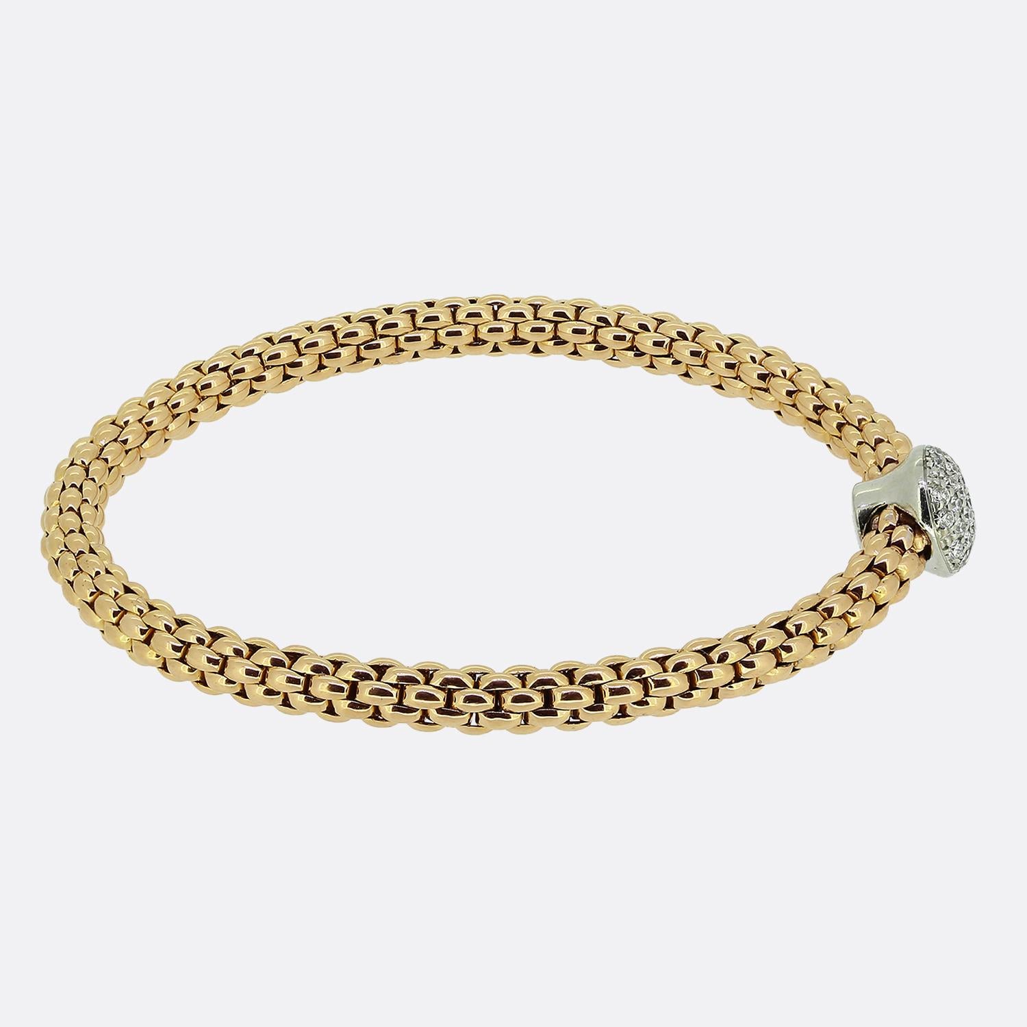 Il s'agit d'un bracelet en or rose 18ct du créateur italien de bijoux de luxe, Fope. Cet adorable bracelet d'affirmation est issu de la collection Flex it de Fope. Il convient à un poignet de 17 cm, mais peut s'élargir d'environ 30 % pour s'adapter