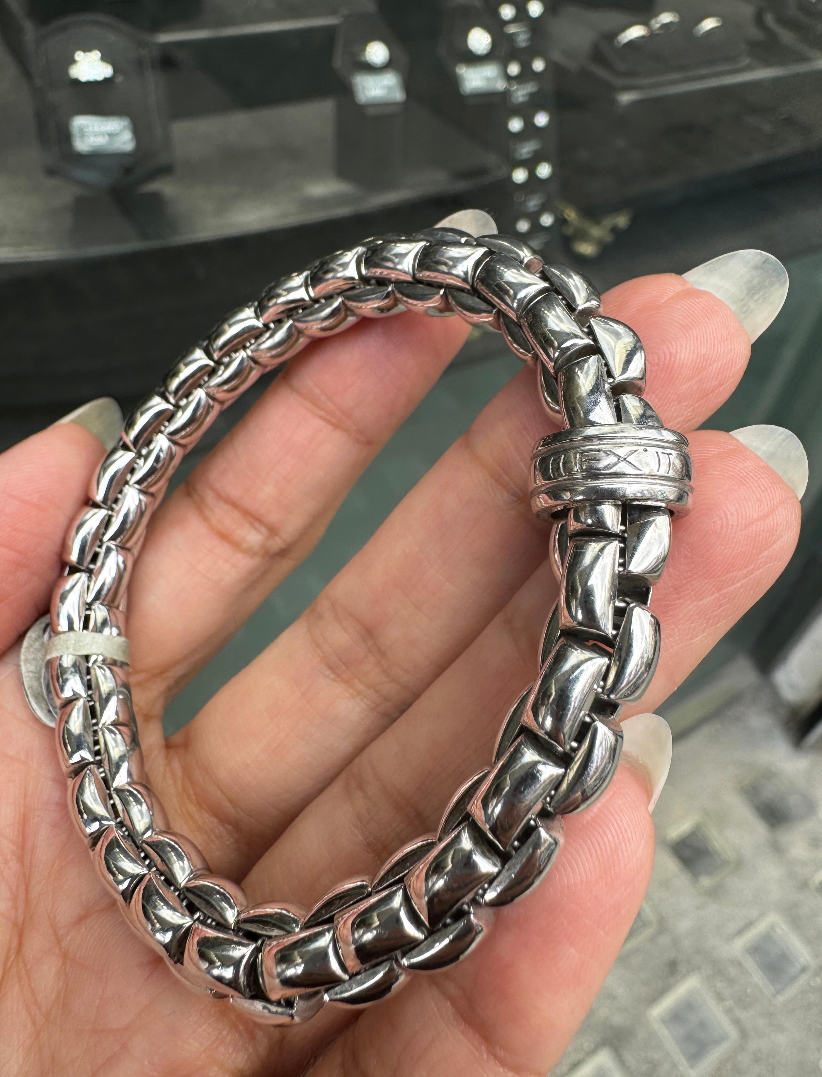 FOPE Eka Flex'it 18 Carat White Gold Mesh Bracelet In Excellent Condition For Sale In London, GB
