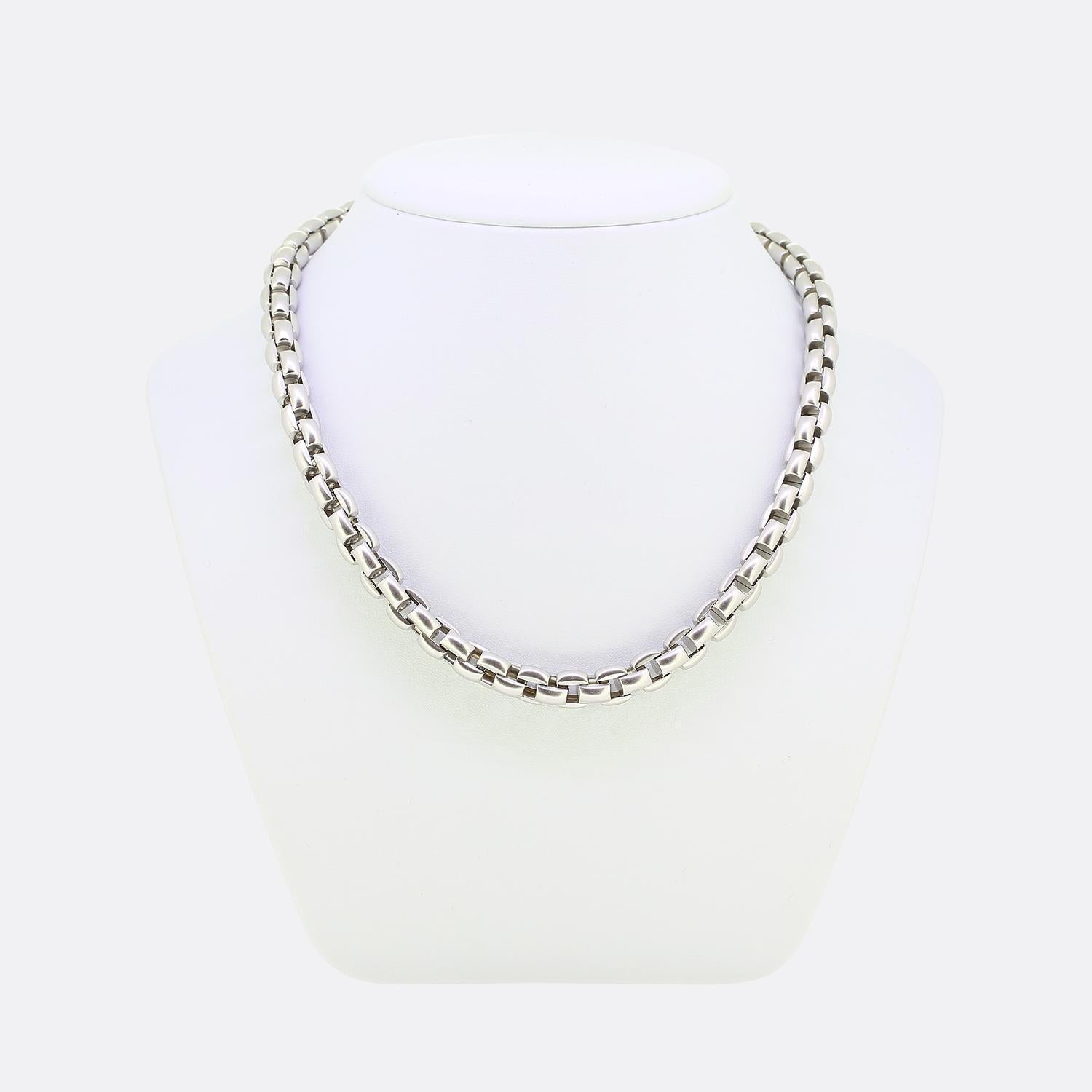 This is an 18ct white gold necklace from the luxury jewellery designer Fope. The necklace forms part of the Eka Collection is crafted in 18ct white gold, with a chunky, rope inspired linked chain. Unlike most Fope necklaces which have a polished
