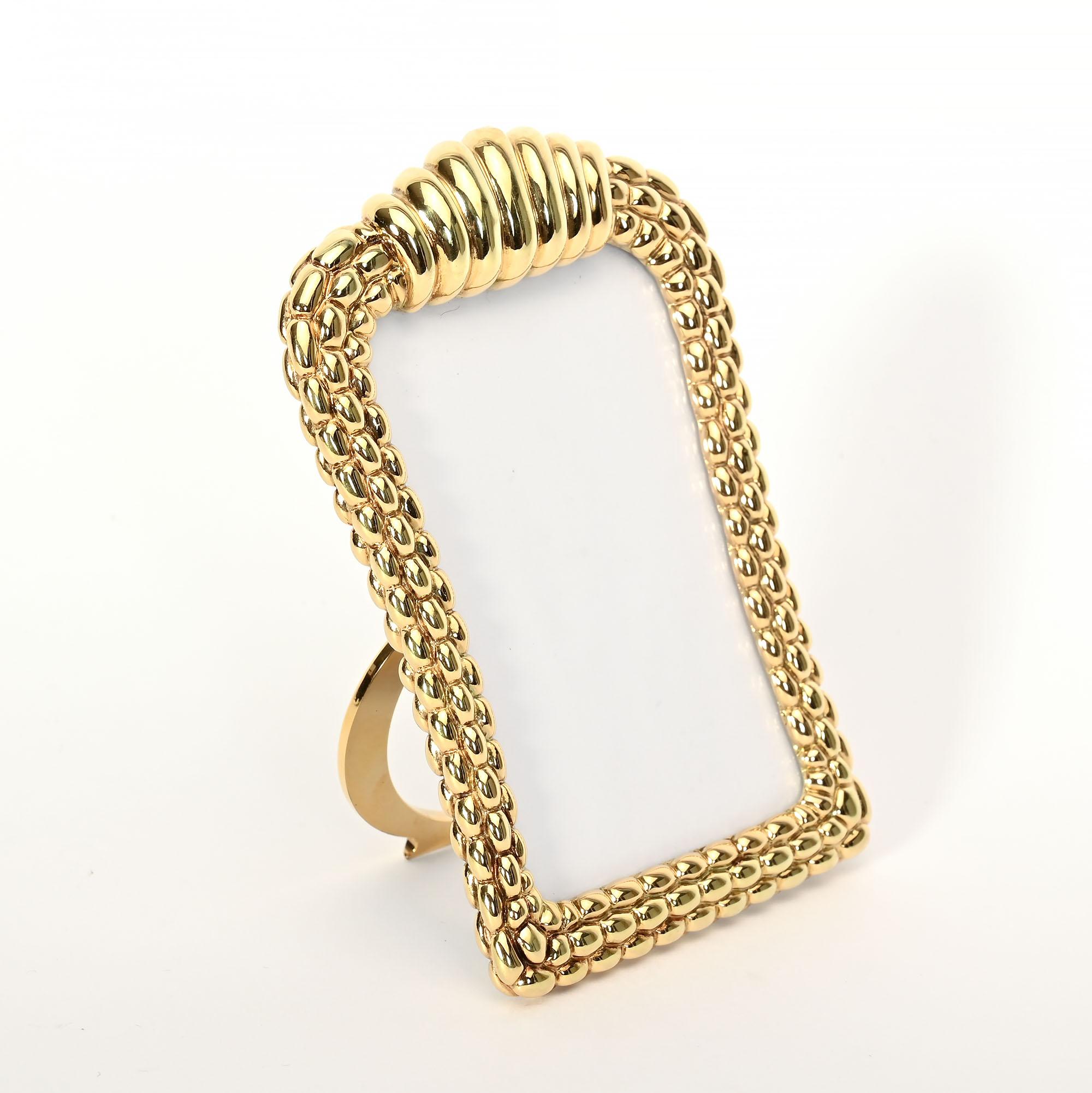 Fope Gioielli Elegant 18 Karat Gold Picture Frame In Excellent Condition For Sale In Darnestown, MD