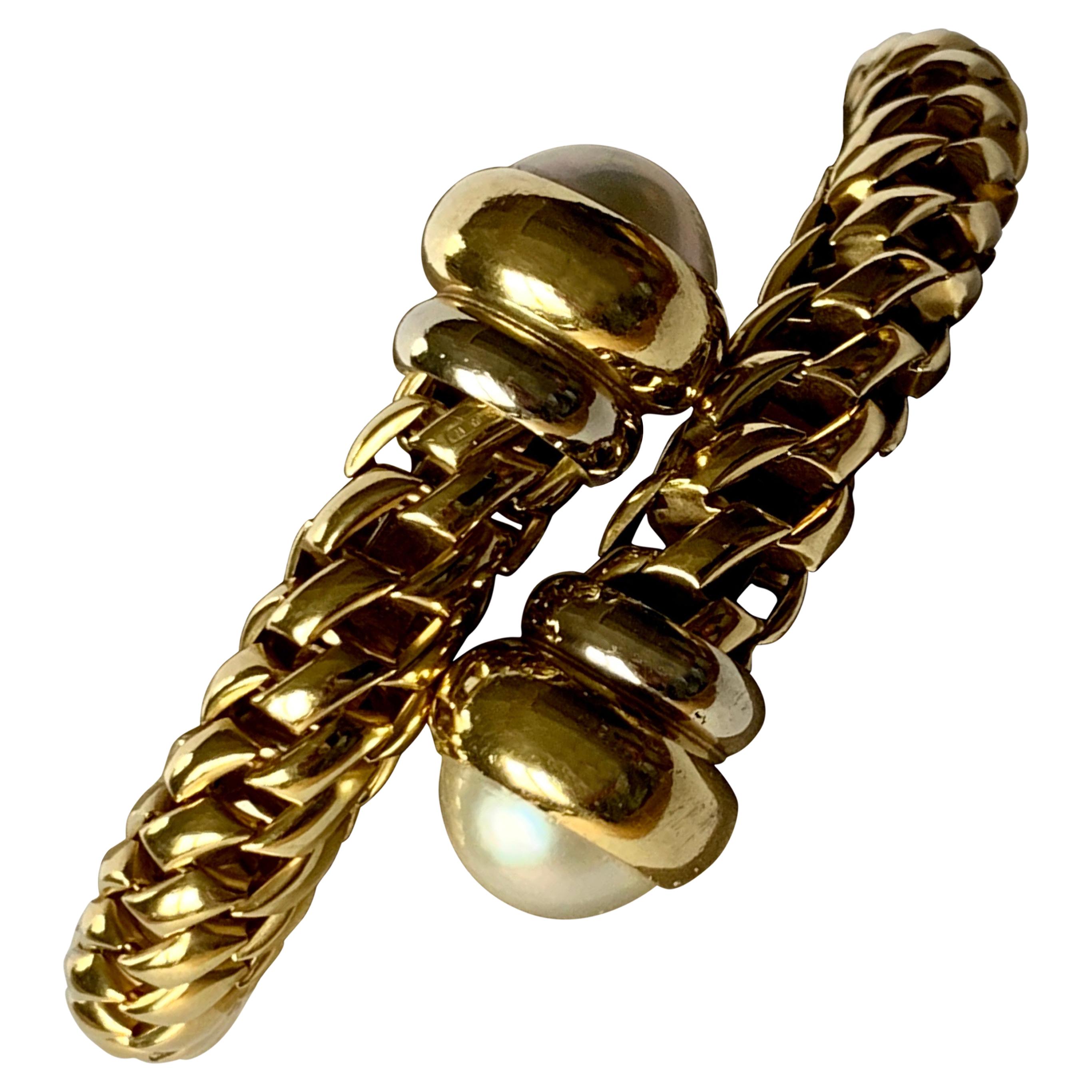 Fope Italian 18 Karat Yellow Gold Coil Bracelet Pearl Endcaps
