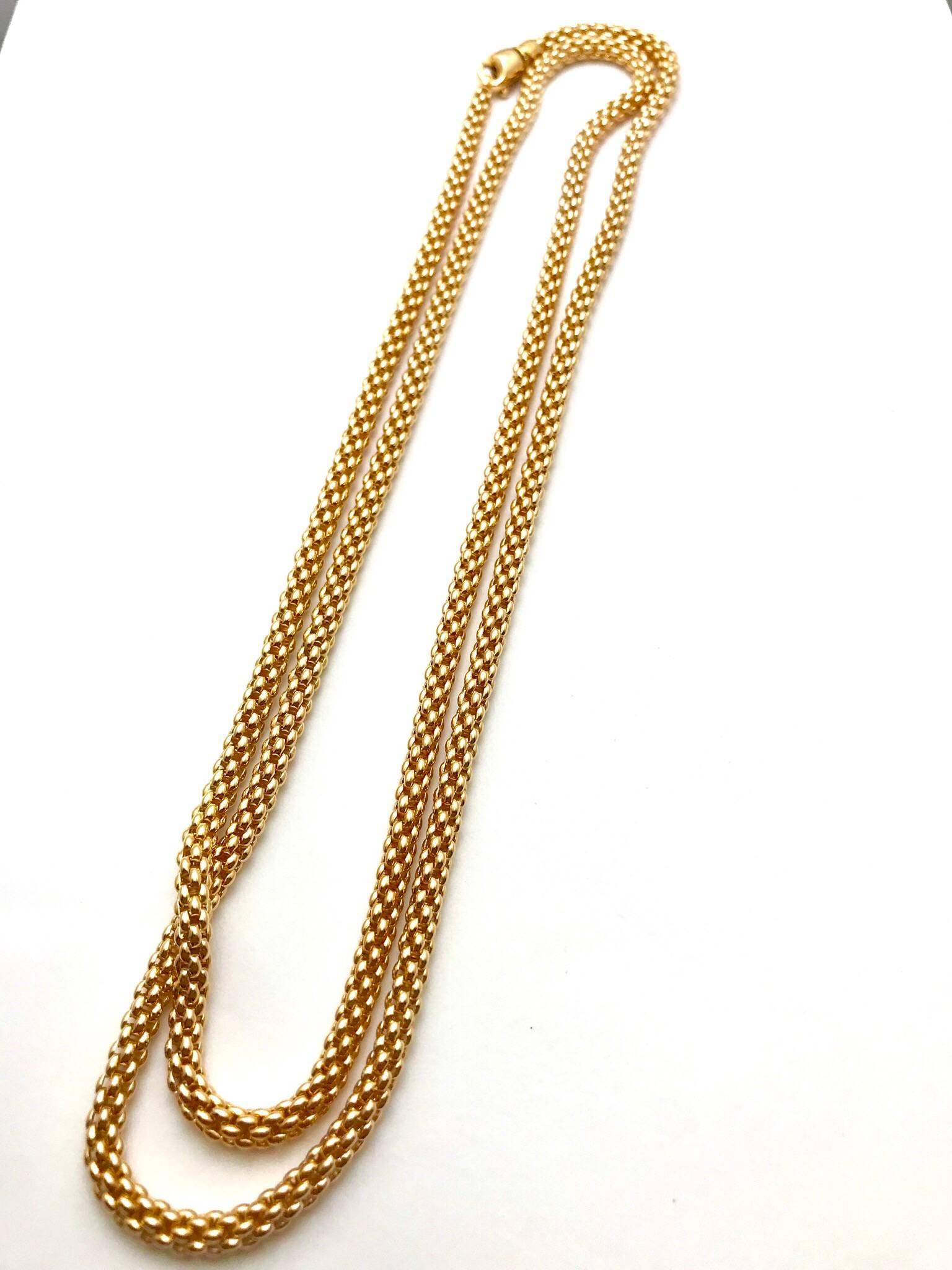 Fope Vendome 37.00 inch 18 karat woven rose gold Italian made necklace. Each individual link is slightly curved, creating an ultra soft feel. The necklace can easily be worn long or doubled up. This necklace also nests with yellow and white gold