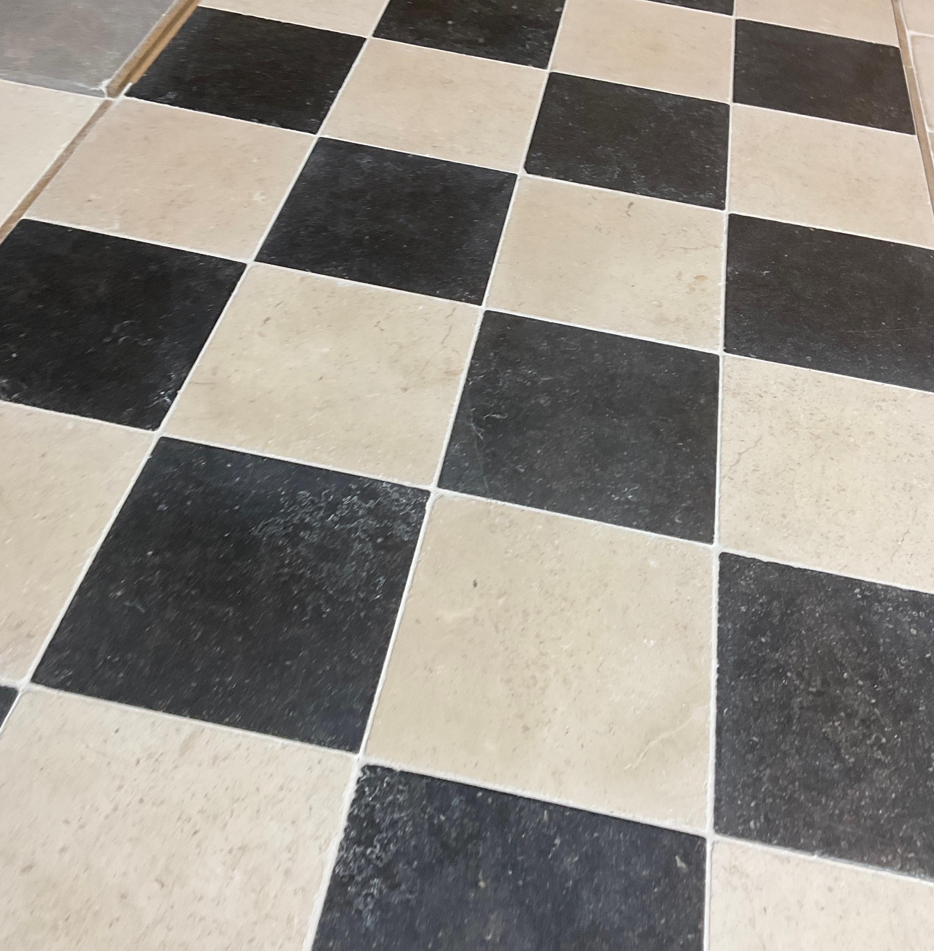 for christine Black and White Limestone Checkerboard Flooring In Good Condition In Dallas, TX