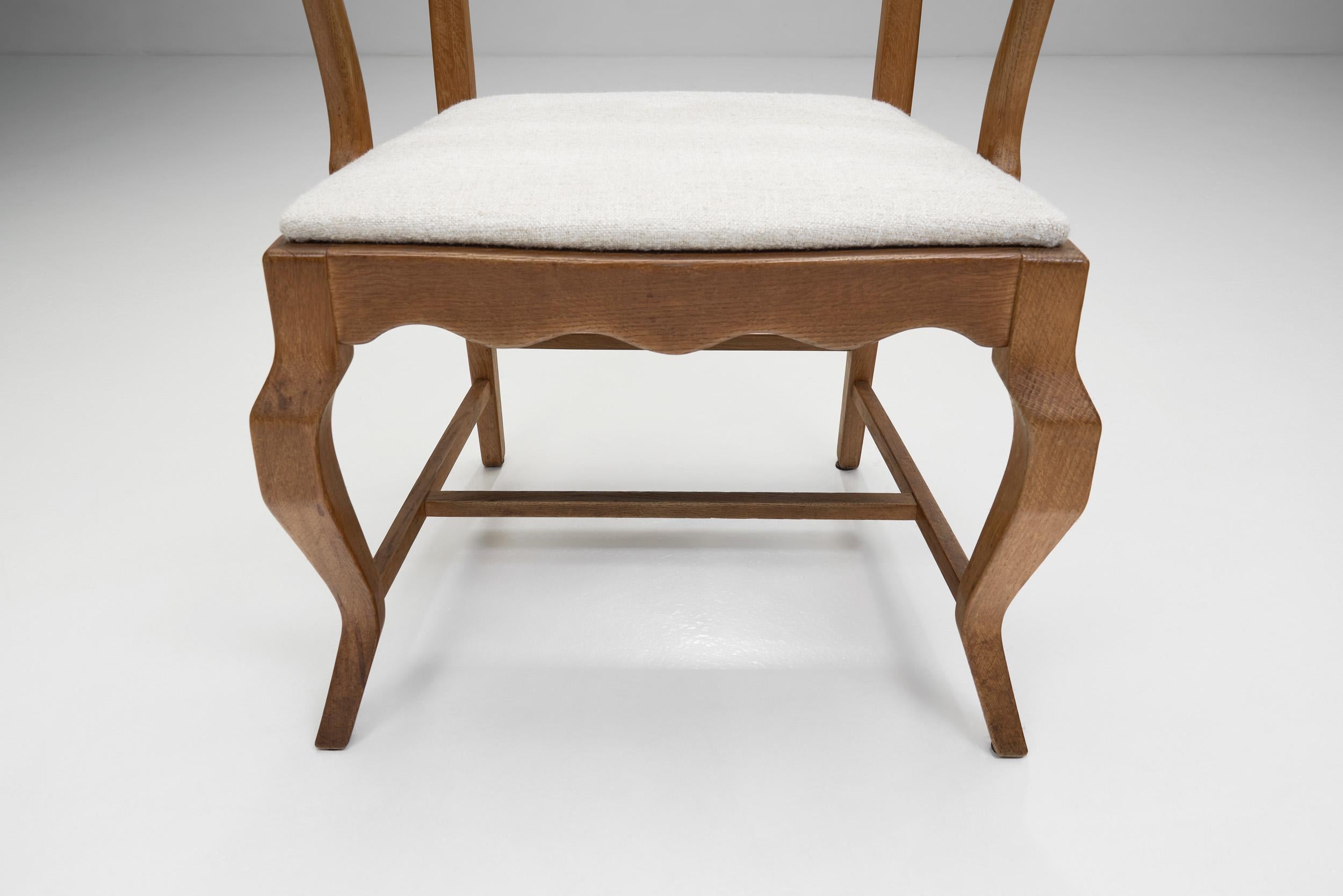 Lauren Ashley - Coppia di sedie da pranzo Henning Kjærnulf in Oak. in vendita 4