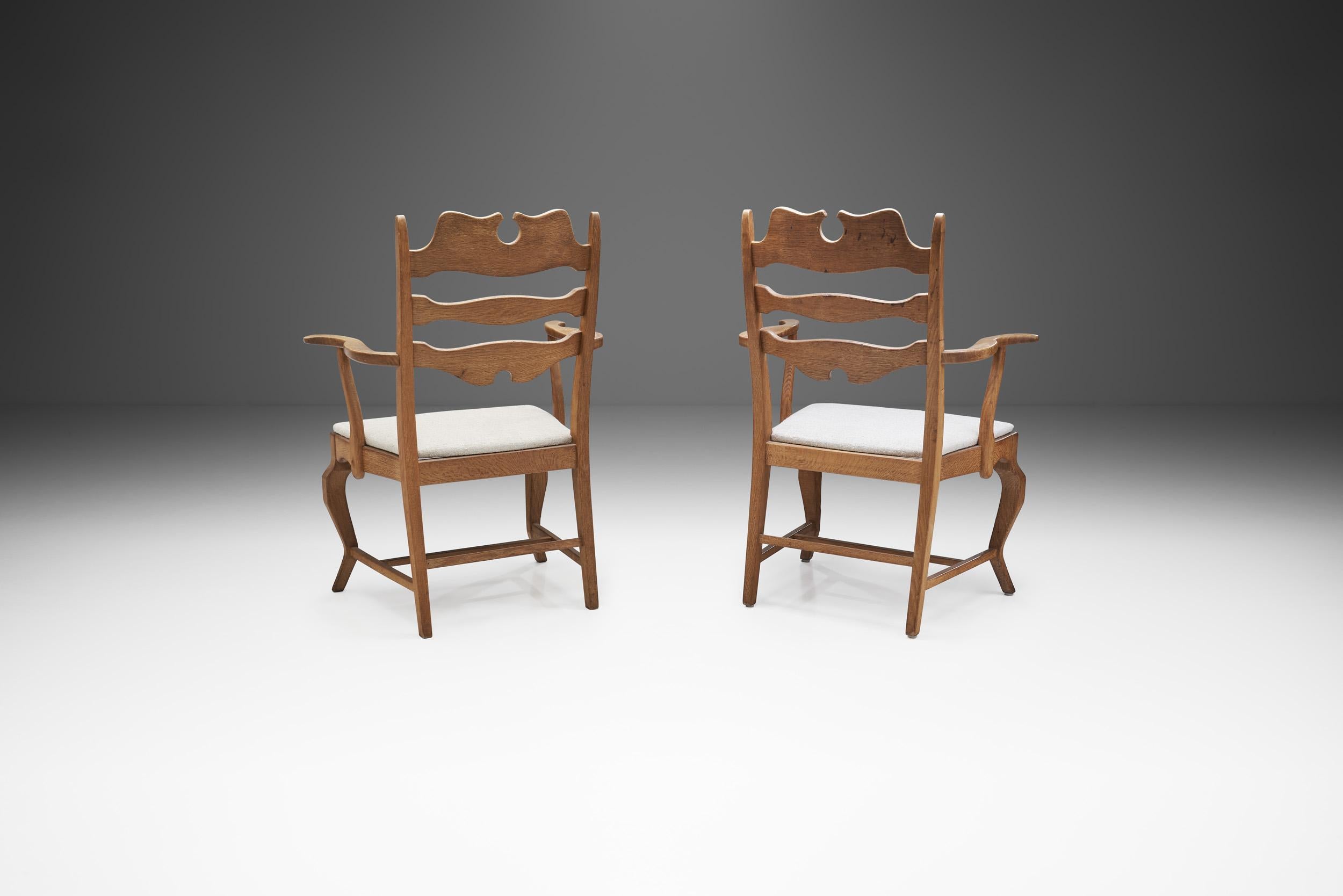 Danese Lauren Ashley - Coppia di sedie da pranzo Henning Kjærnulf in Oak. in vendita