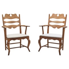 Für Lauren Ashley - Ein Paar Henning Kjærnulf Ein Paar Oak Dining Chairs.