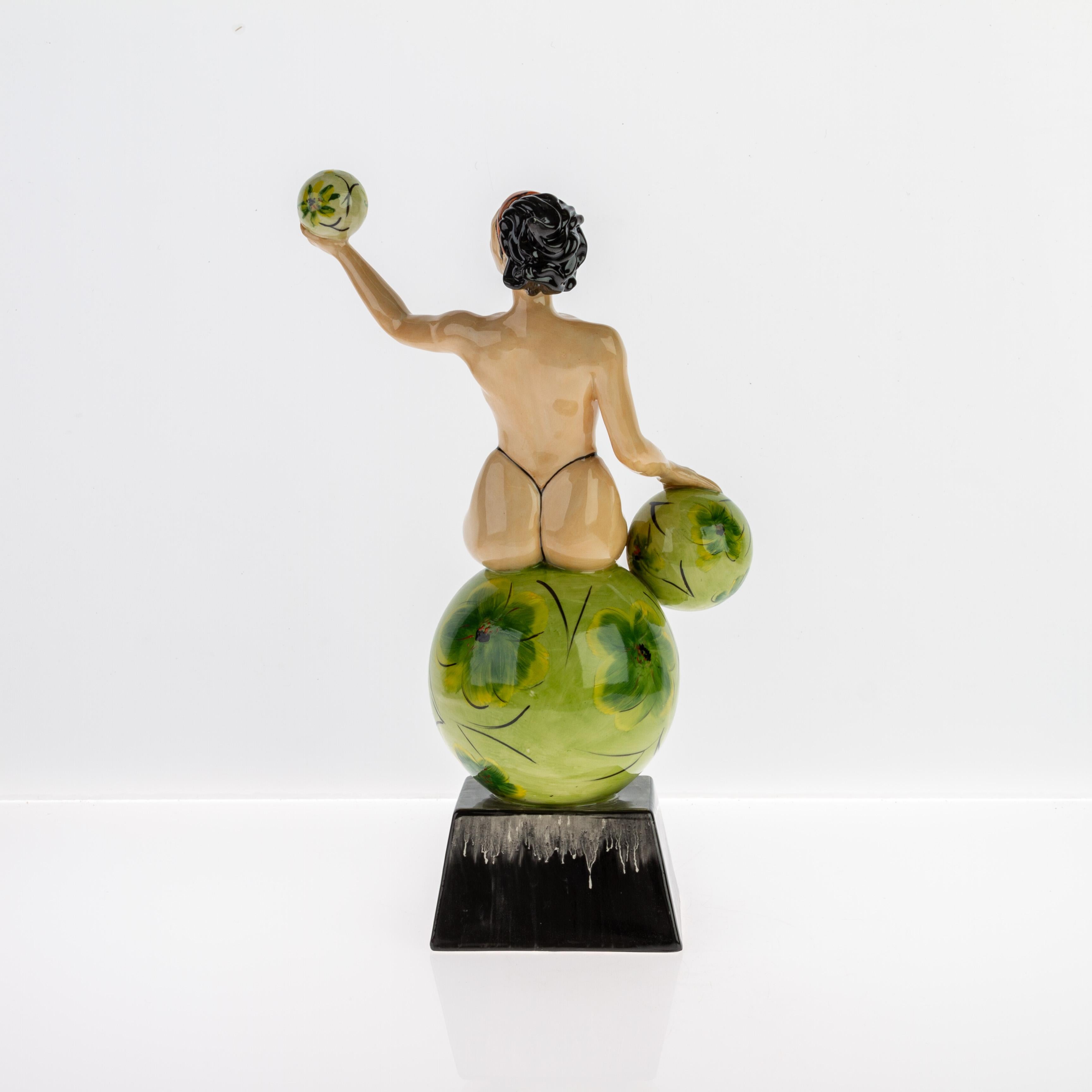 Para Peggy Davies por M. Jackson Escultura de porcelana estilo Art Decó Figura en Bueno estado para la venta en Nottingham, GB