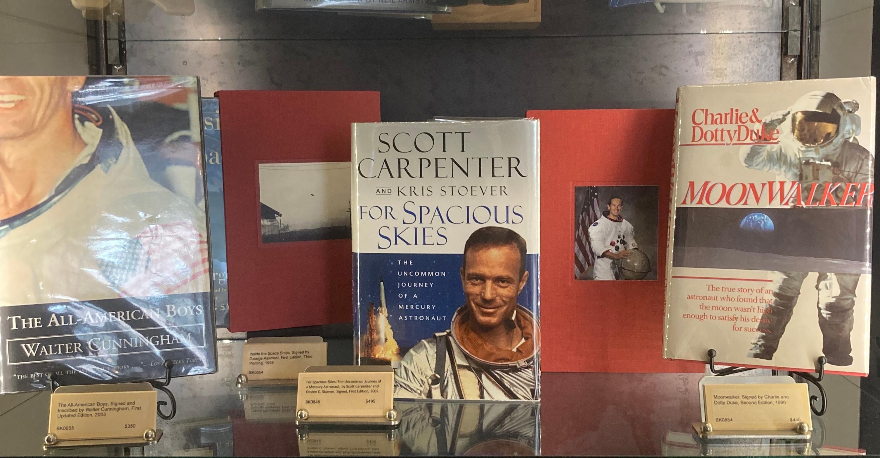 Pour Spacious Skies : The Uncommon Journey of a Mercury Astronaut, Scott Carpenter en vente 1