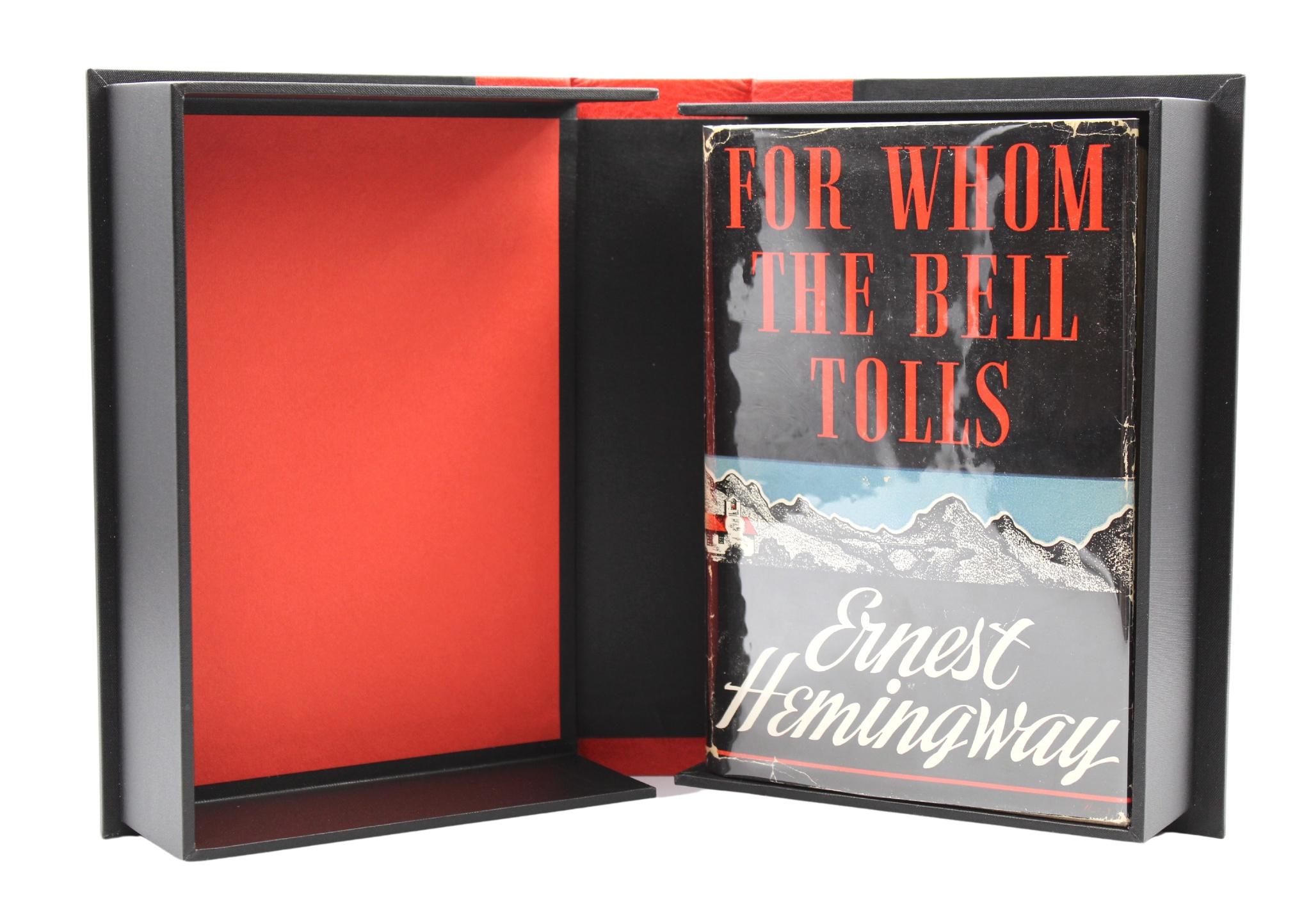 Milieu du XXe siècle Pour Whom the Bell Tolls d'Ernest Hemingway, première édition dans son DJ original, 1940 en vente