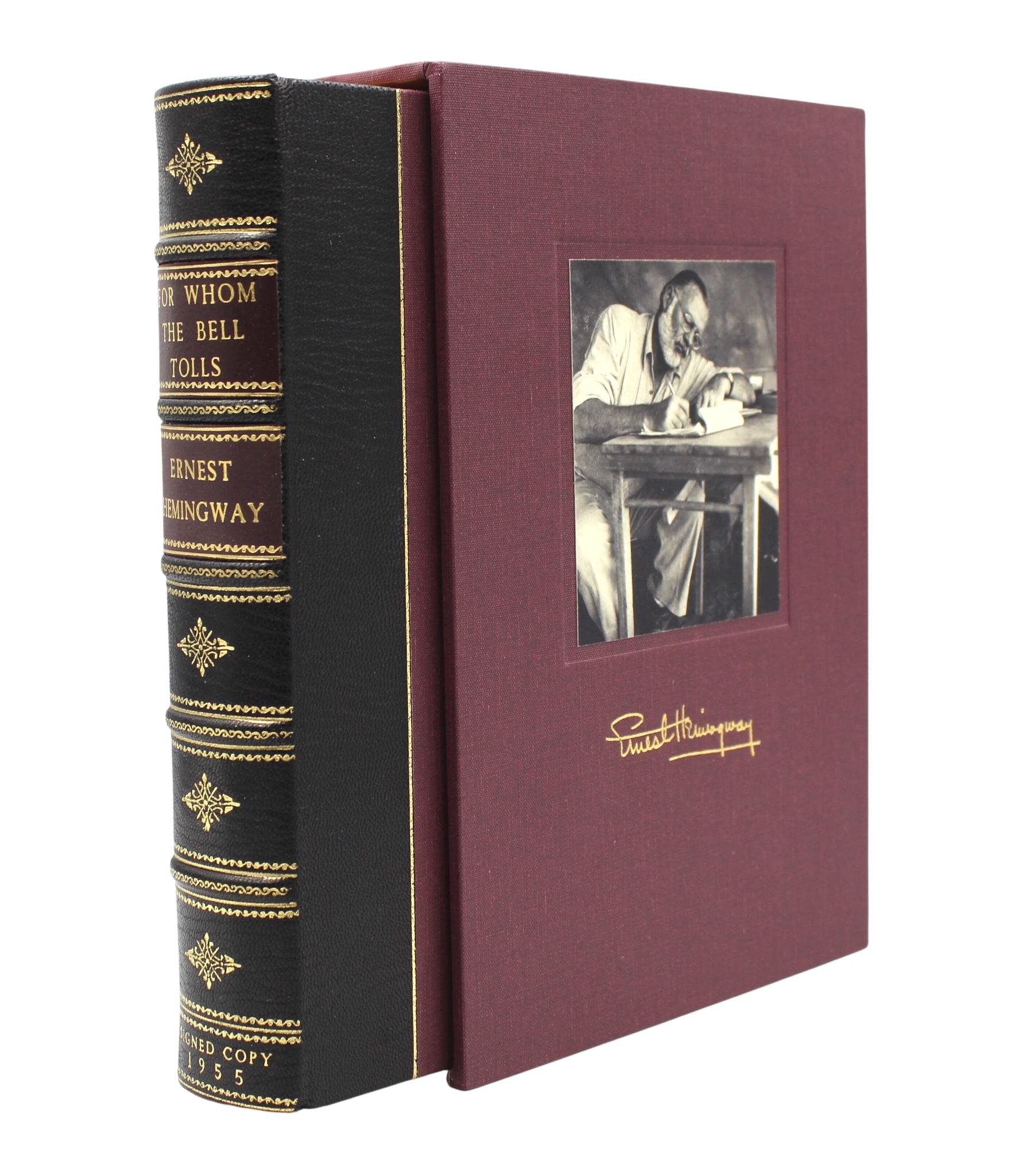 Cuir Pour Whom the Bell Tolls, signé par Ernest Hemingway, édition ultérieure, 1955 en vente