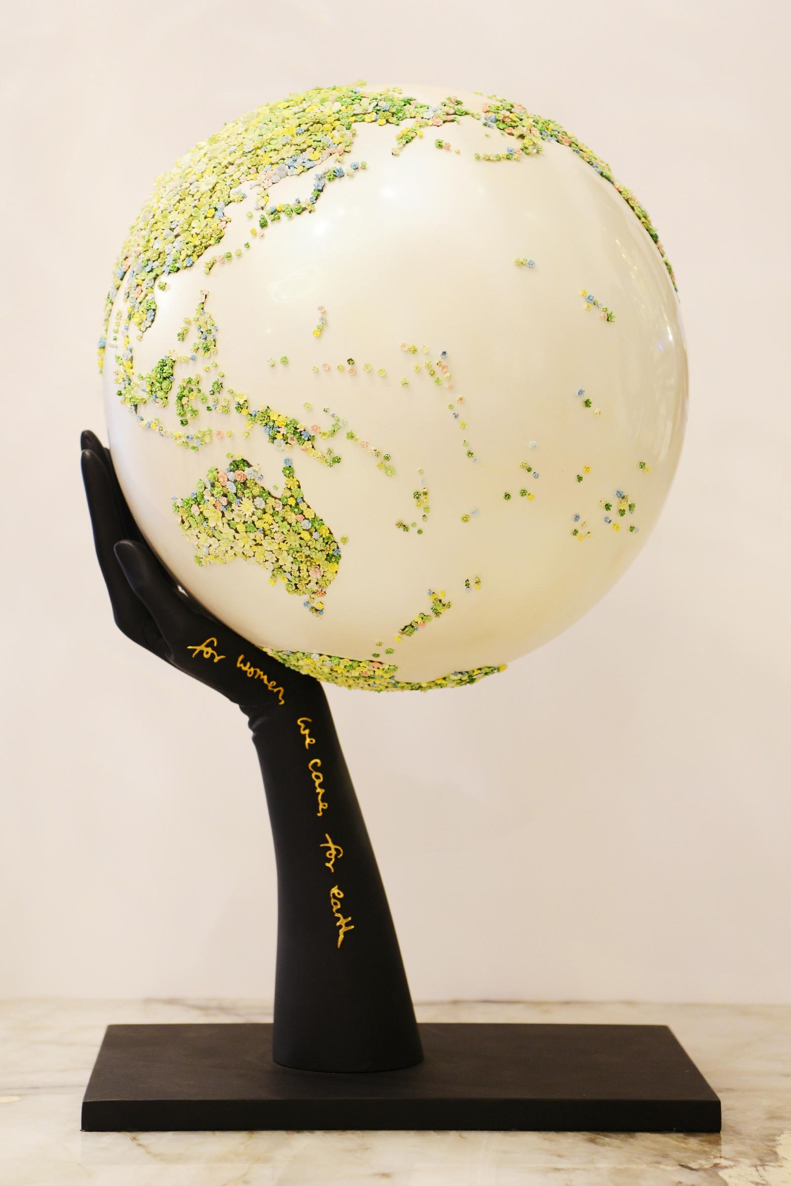 Sculpté à la main Pour les femmes, nous prenons soin de la Terre Greene & Greene en vente