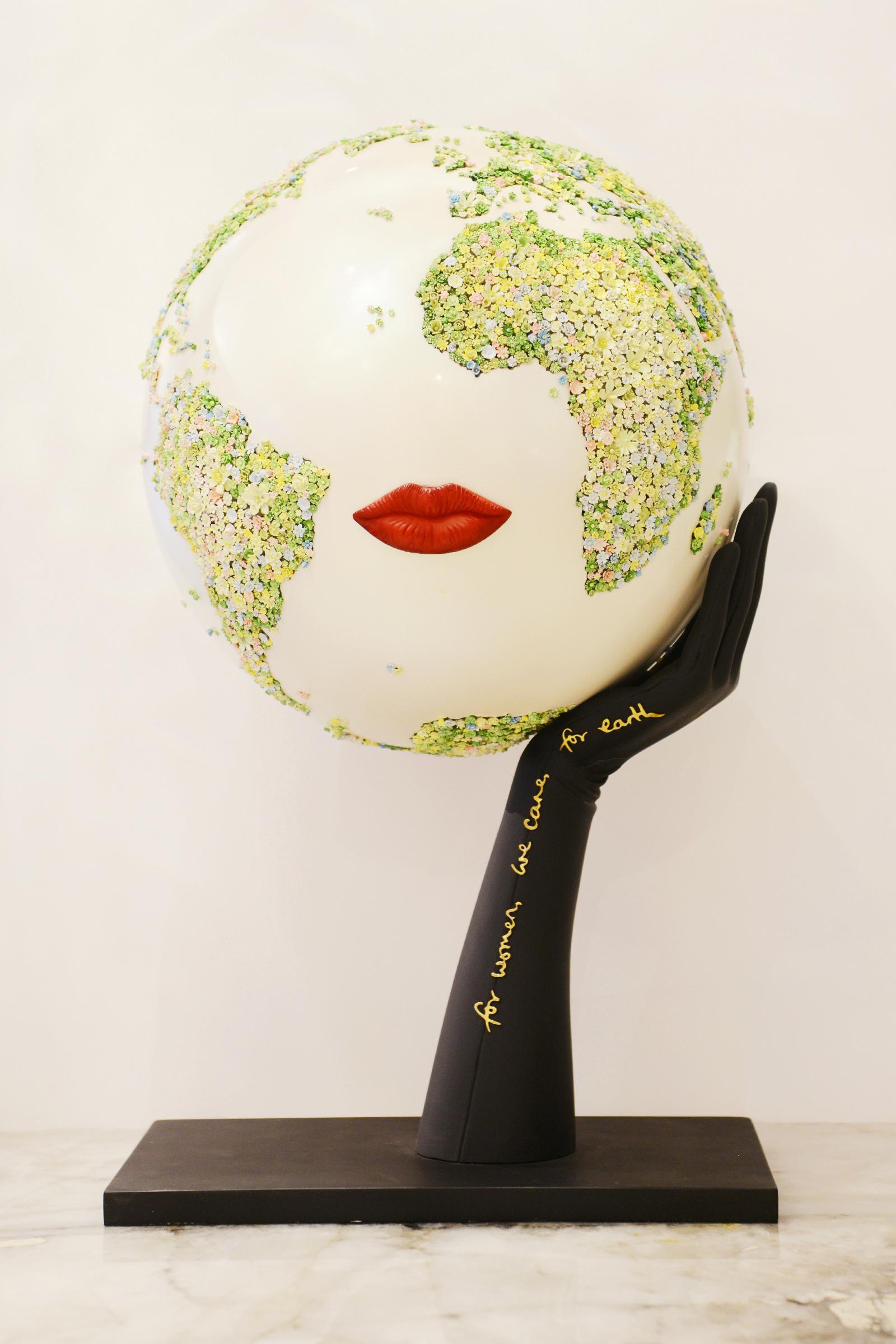 Métal Pour les femmes, nous prenons soin de la Terre Greene & Greene en vente