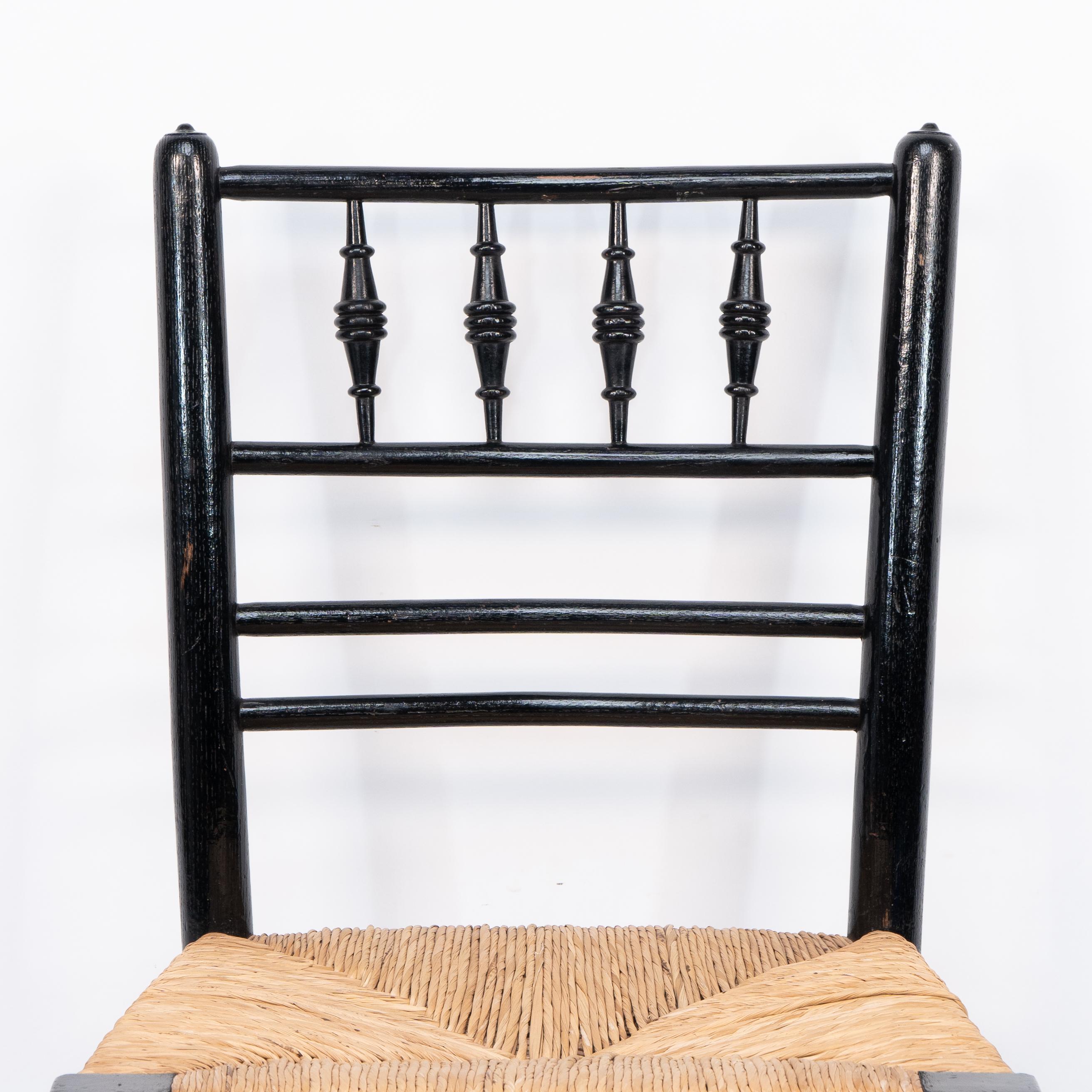 Morris & Co attr to Philip Webb. Aesthetic Movement pair rush seat Sussex chairs For Sale 2