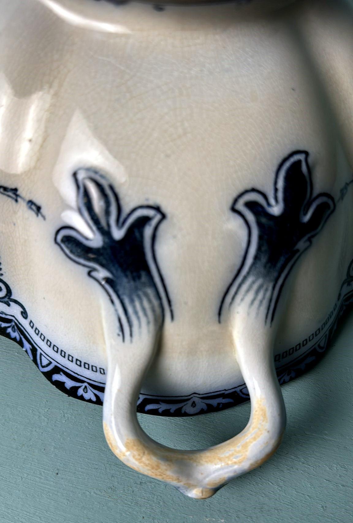 Soupière anglaise en porcelaine bleue Flow à motif Carlton, sans couvercle en vente 8