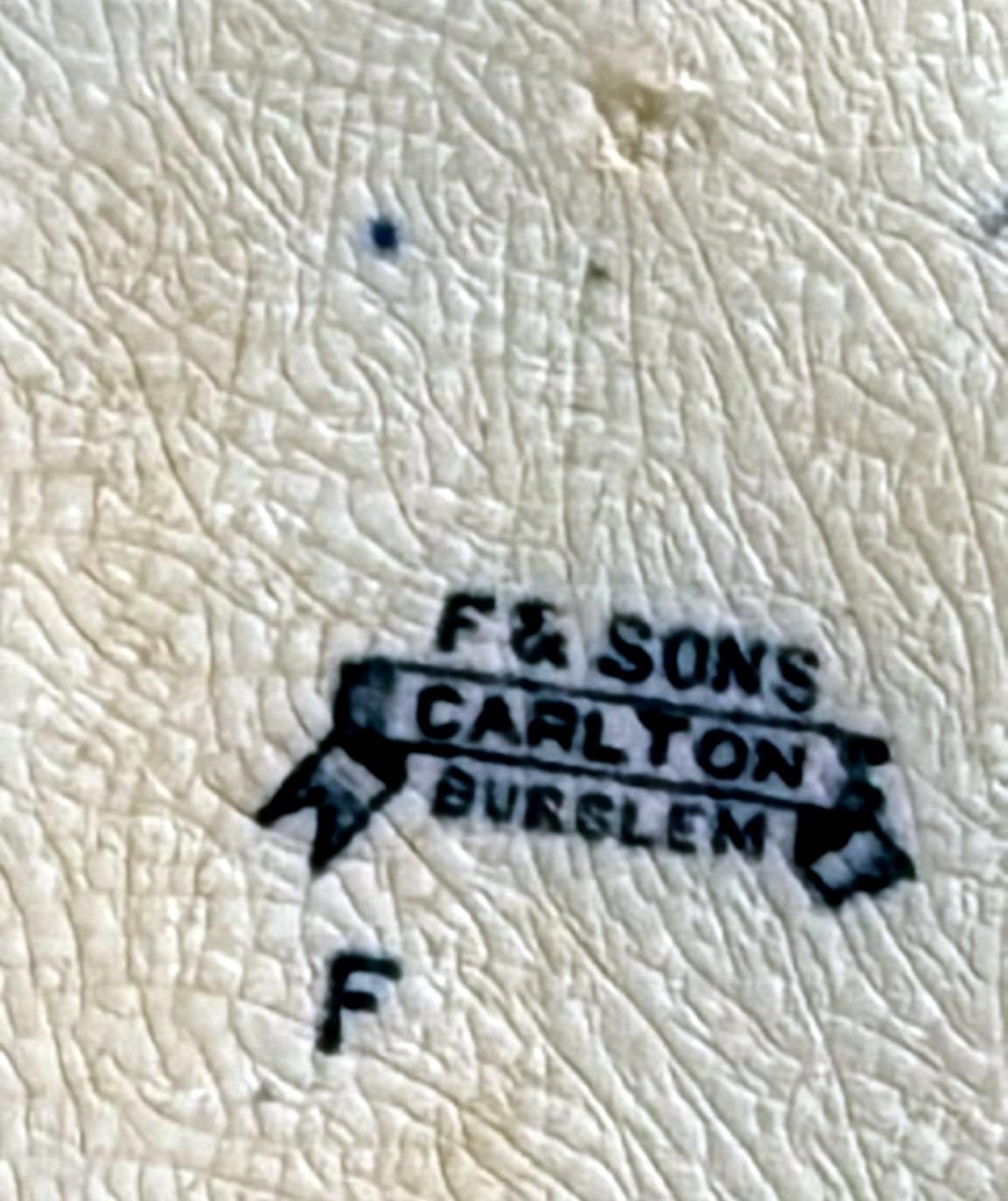 Soupière anglaise en porcelaine bleue Flow à motif Carlton, sans couvercle en vente 9