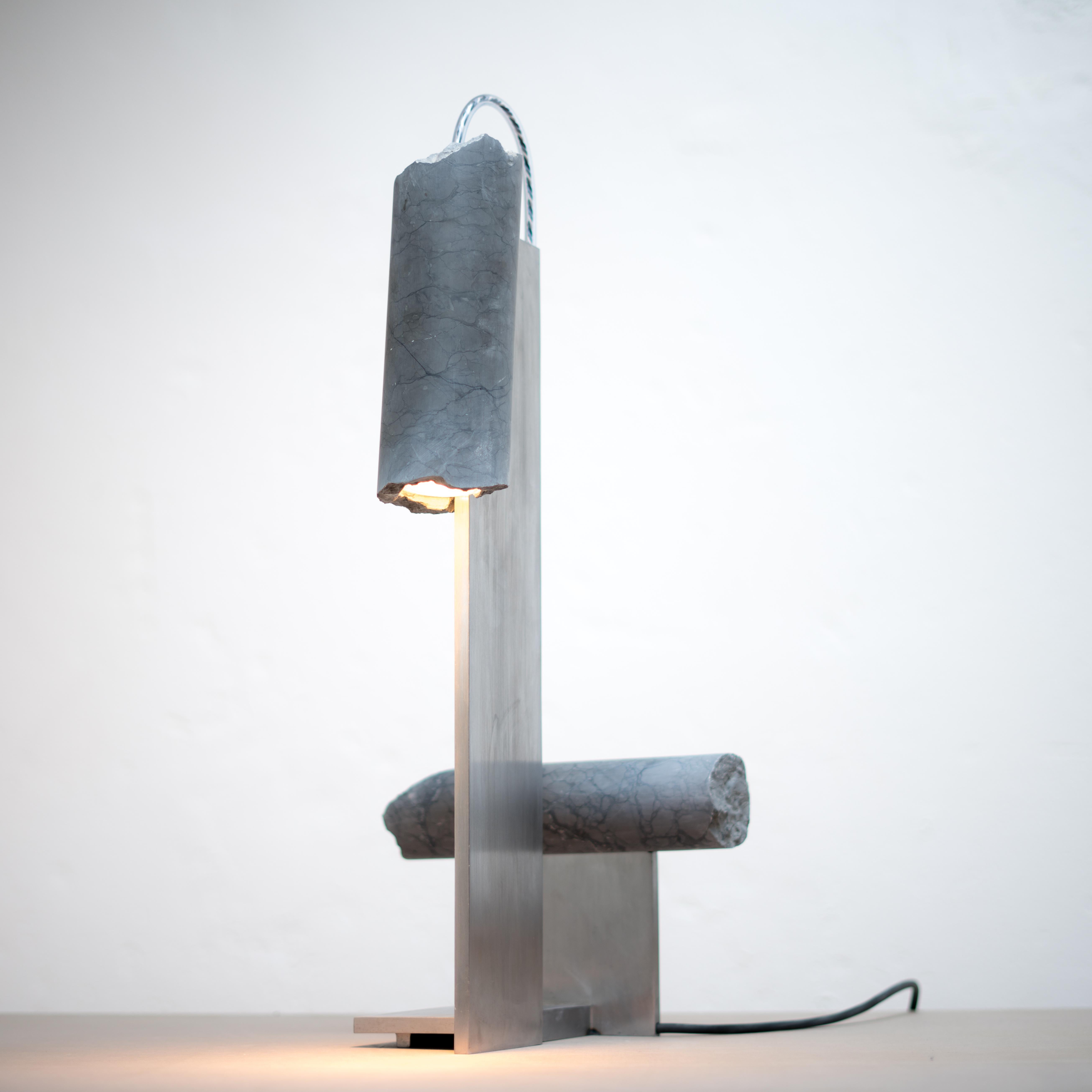 Autre Lampe de table, 'Foreign Bodies- Arrival - Vesta N1 Table Lamp - by Collin Velkoff' (Corps étrangers - Arrivée - Lampe de table Vesta N1 - by Collin Velkoff) en vente