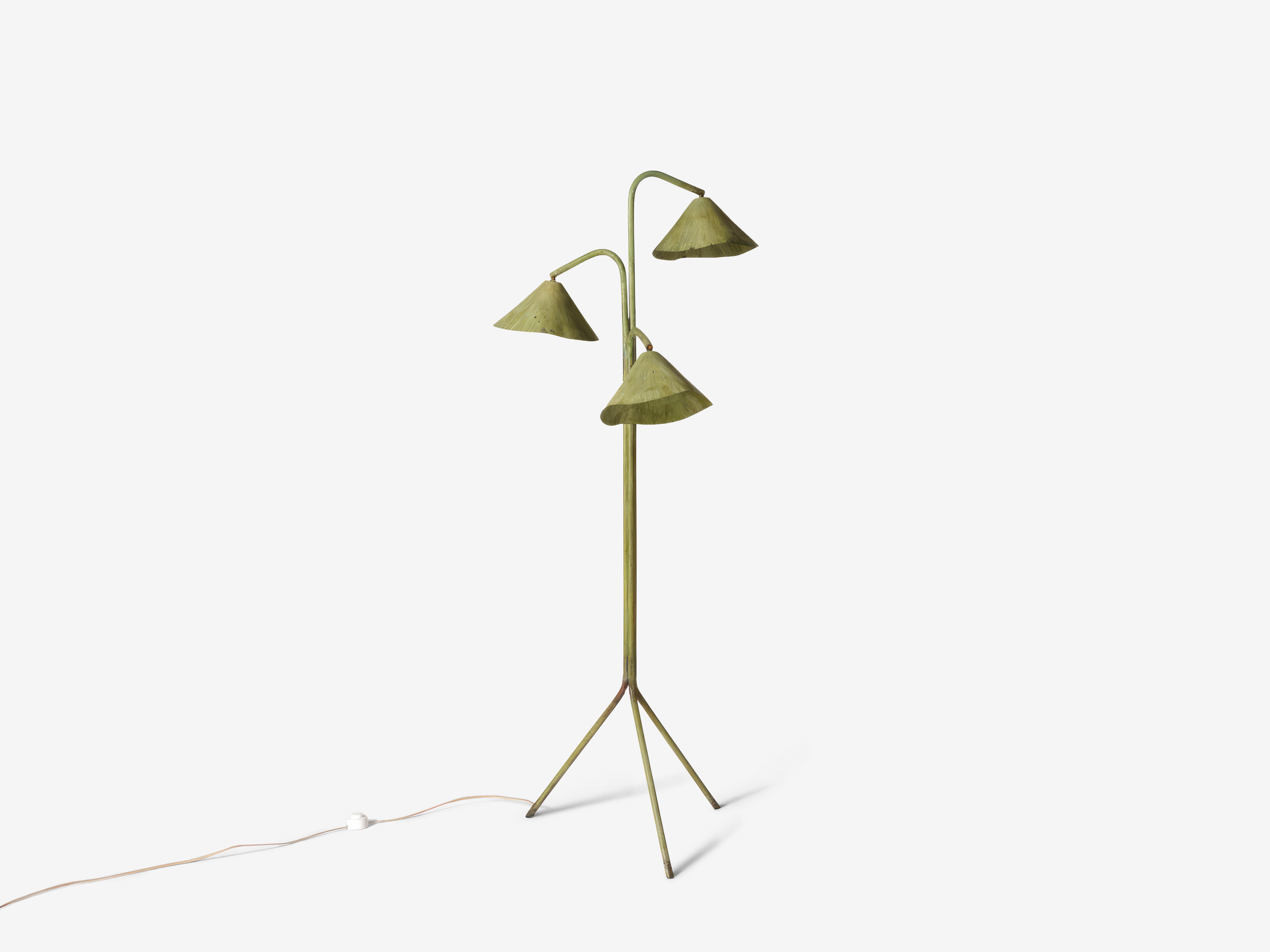 Forest Antica I Floor Lamp by OHLA STUDIO
Dimensions: D 50 x W 54 x H 150 cm 
Materials: Copper.
8 kg

Available in other finishes: Silver, Forest, and Teal.

A pre-Hispanic smithing tradition thrives by recycling copper scraps into contemporary