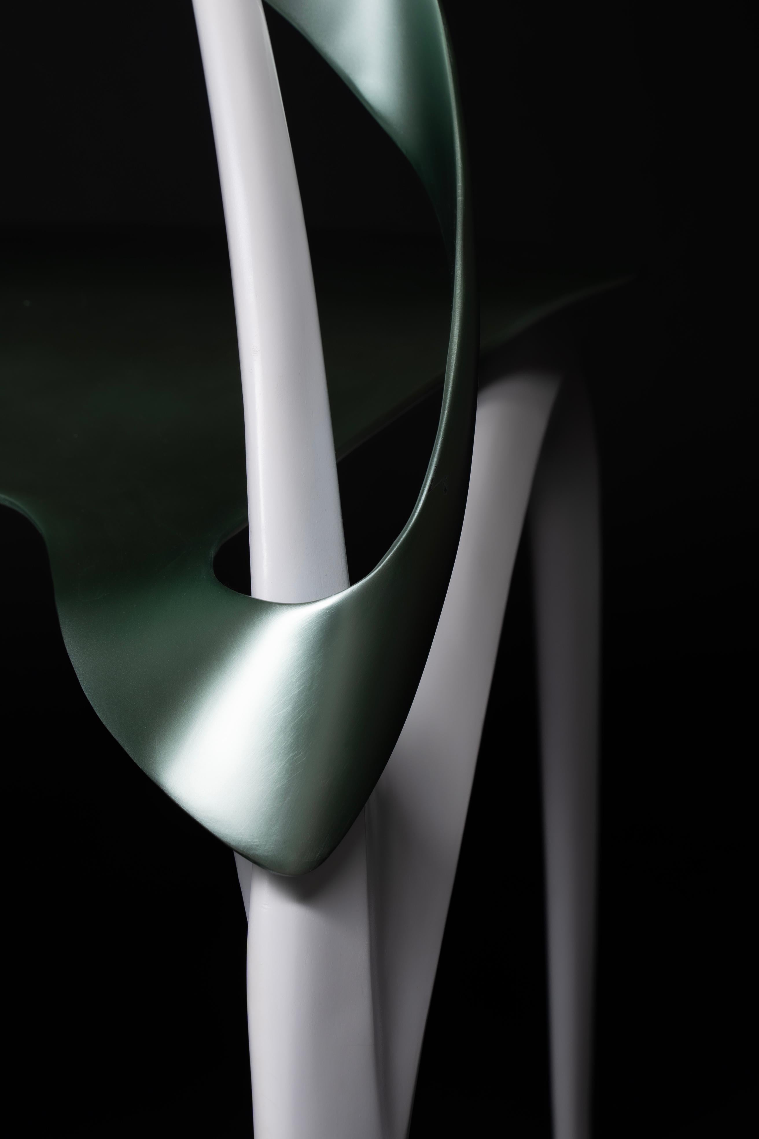 Sedia Ying Standard di Studio A Verde Foresta di Duen Studio in vendita 2