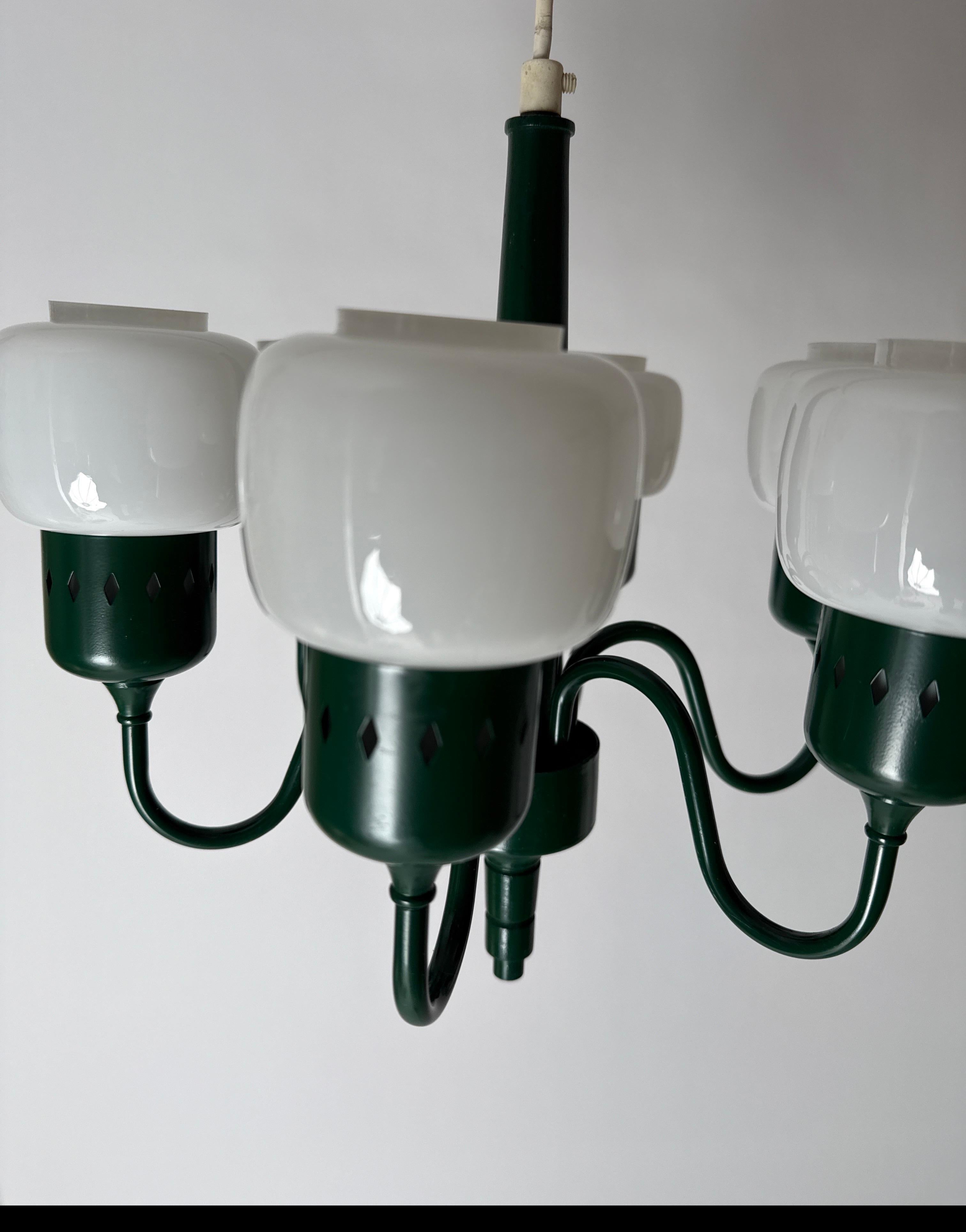 Suédois Lustre vert forêt de Hans-Agne Jakobsson Modèle 526 Suède 1970 en vente