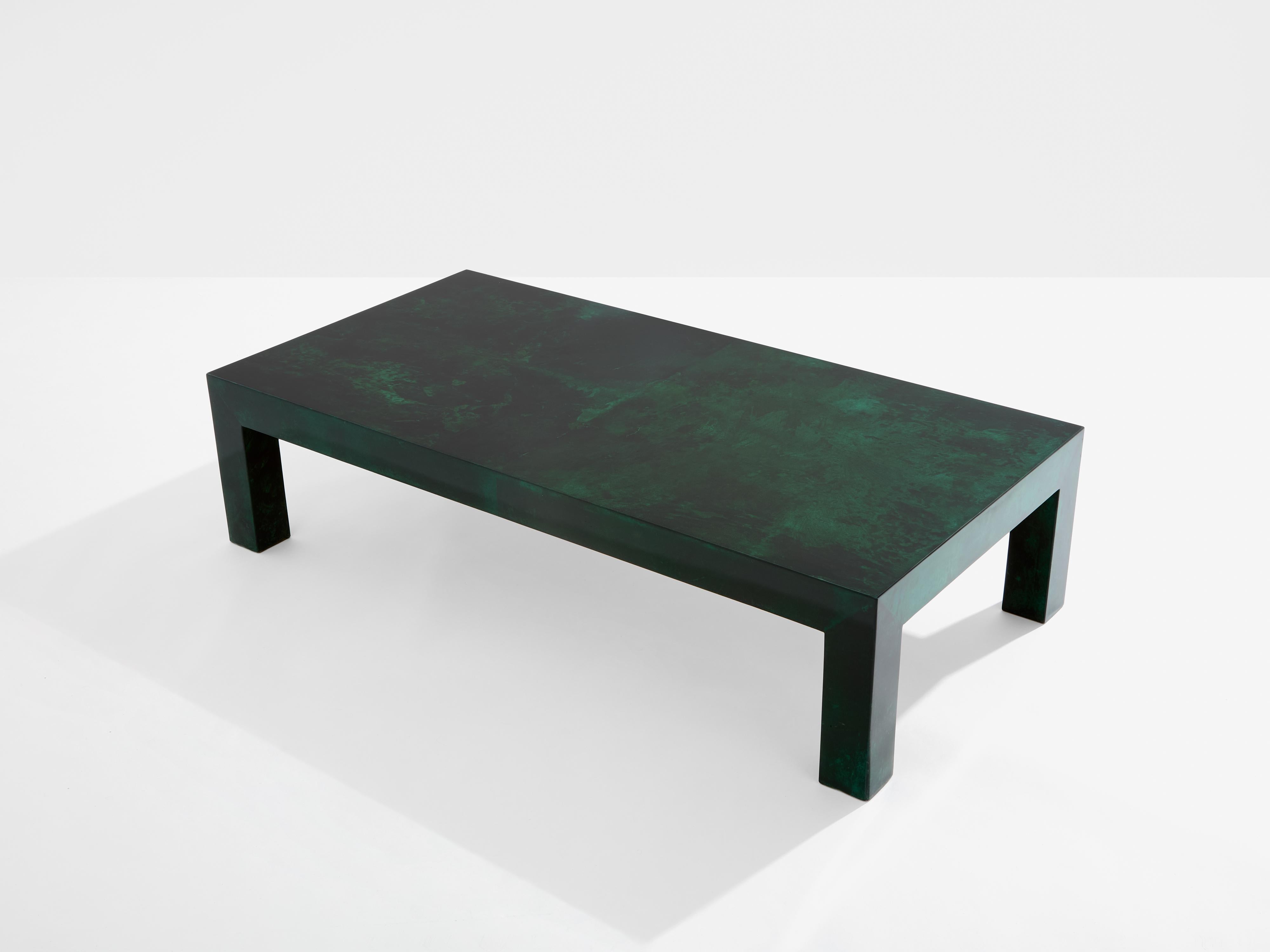 Forest Green Couchtisch aus Ziegenleder und Pergament von Aldo Tura, 1960er Jahre (Moderne der Mitte des Jahrhunderts) im Angebot