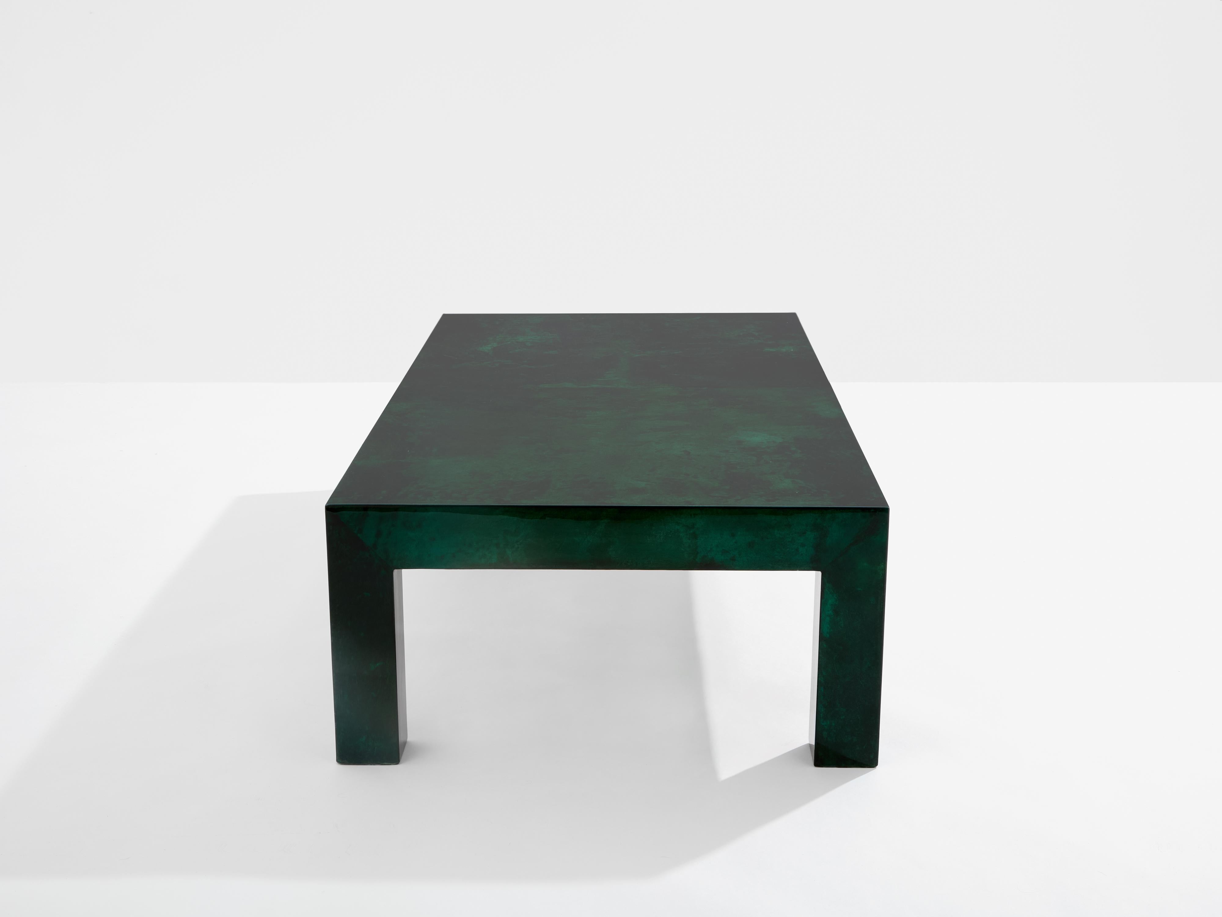 Forest Green Couchtisch aus Ziegenleder und Pergament von Aldo Tura, 1960er Jahre im Angebot 1
