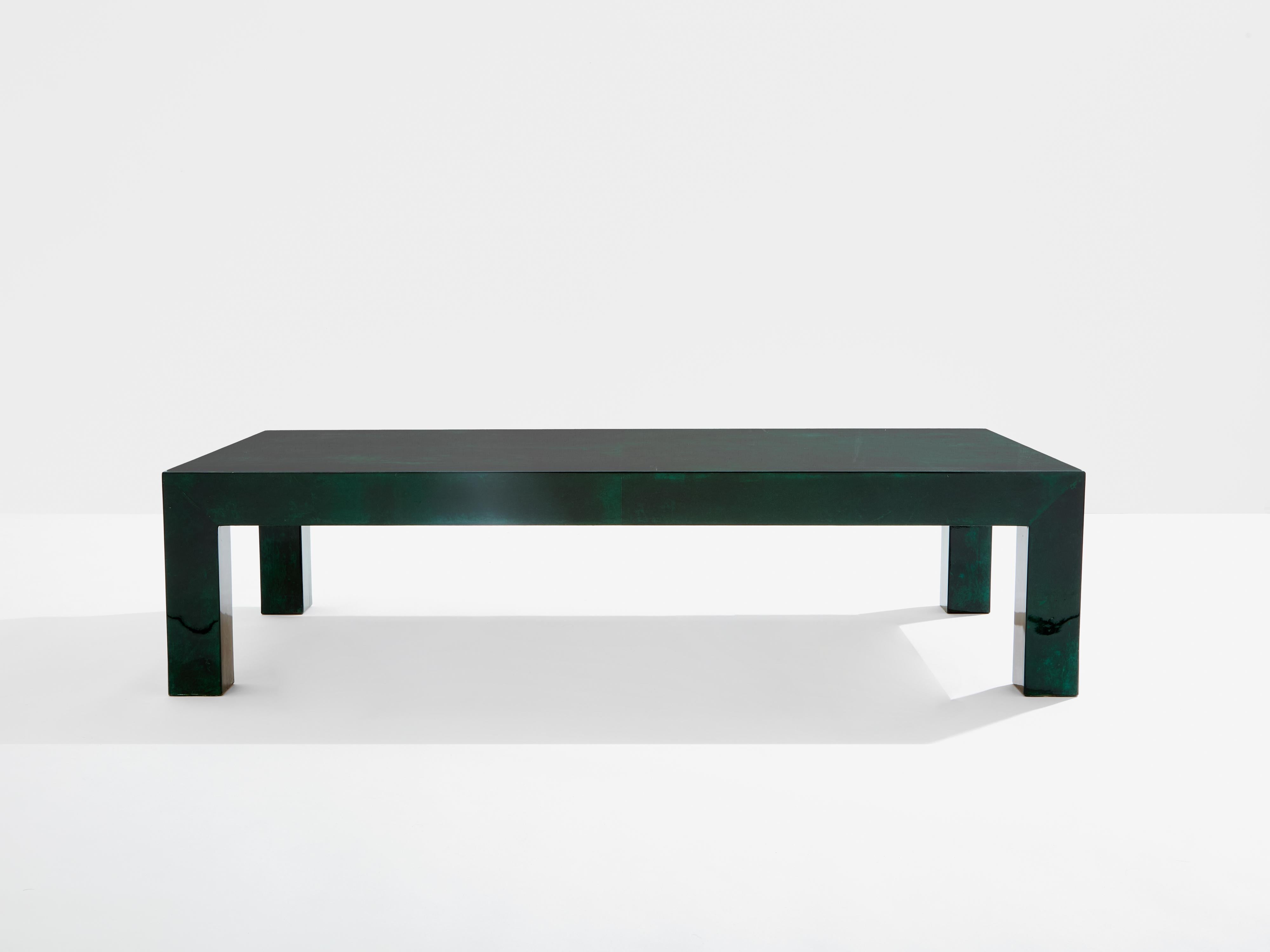 Forest Green Couchtisch aus Ziegenleder und Pergament von Aldo Tura, 1960er Jahre im Angebot 3